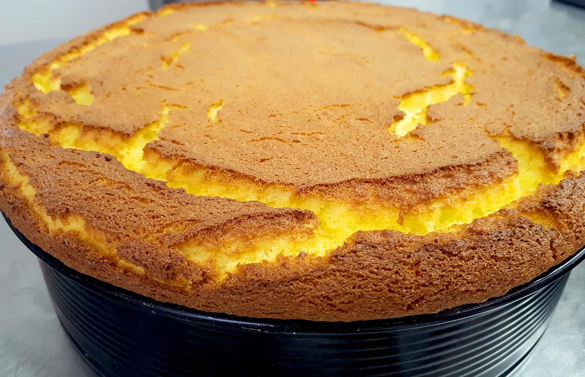 Prevent baked cheesecake cracks