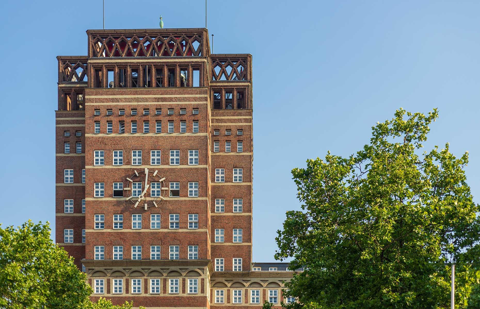 1924: Wilhelm-Marx-Haus, Dusseldorf, Germany
