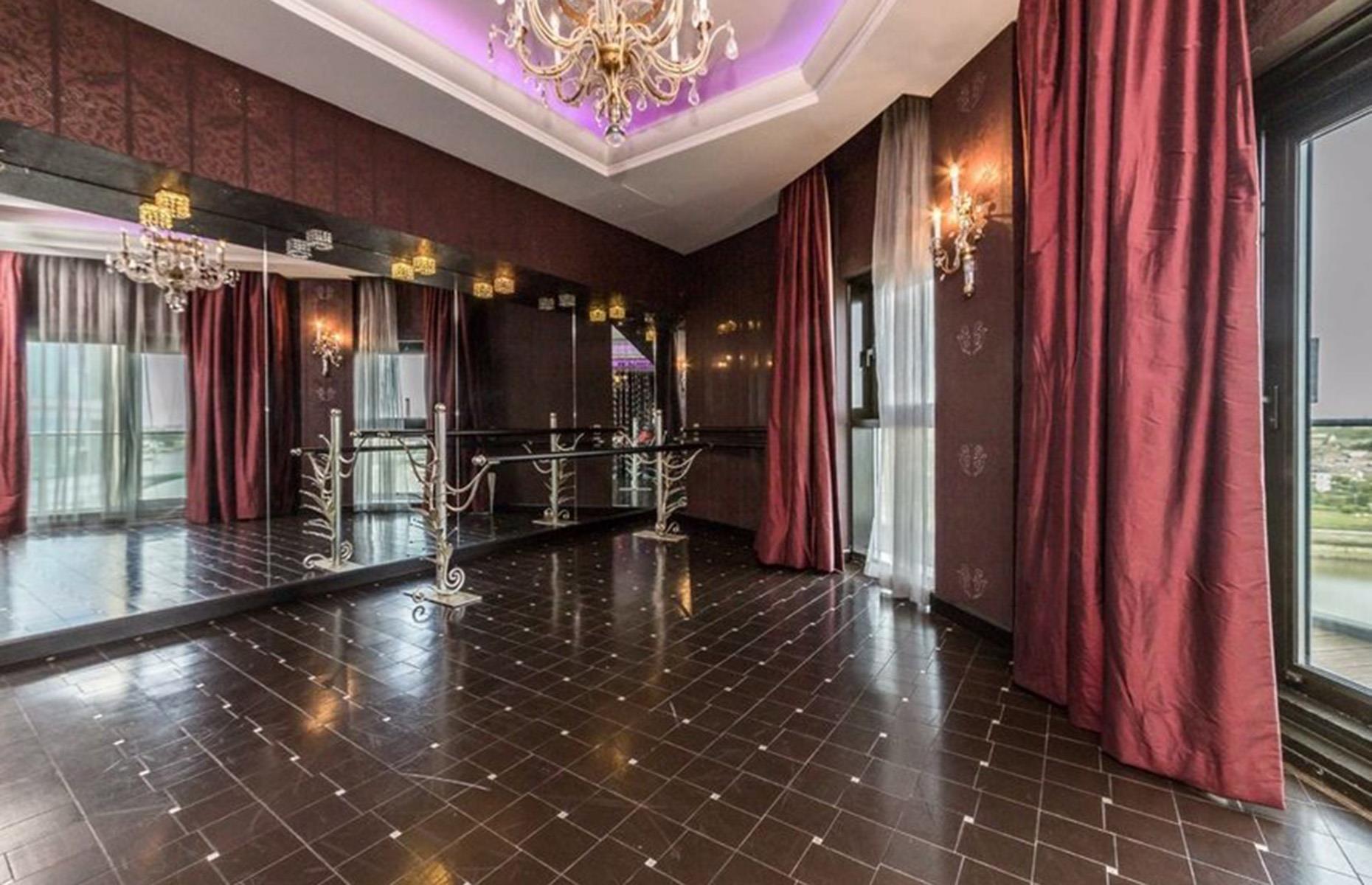 Lavish penthouse, London, UK