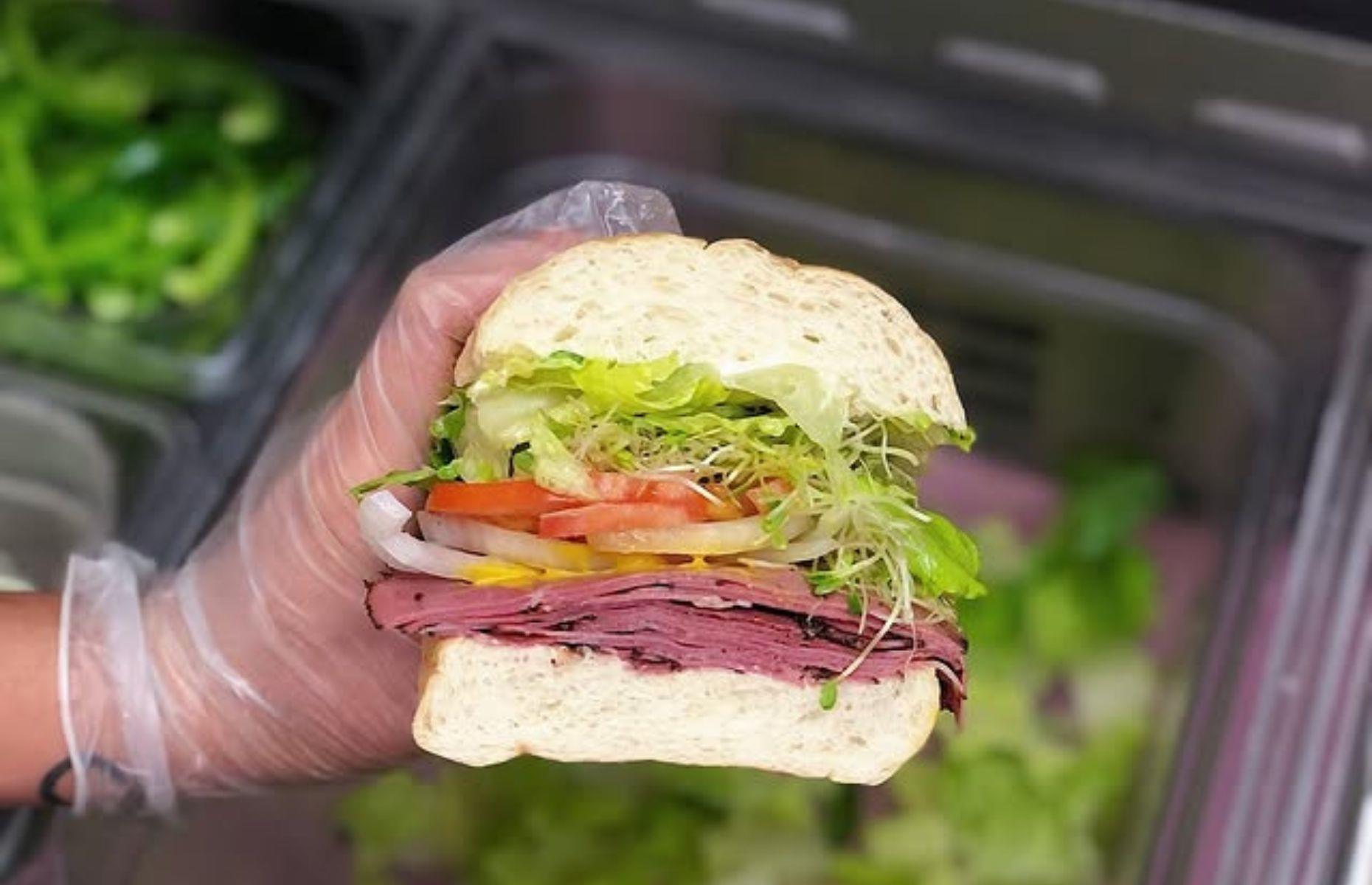 Hawaii: Storto’s Deli & Sandwich Shoppe, Honolulu 