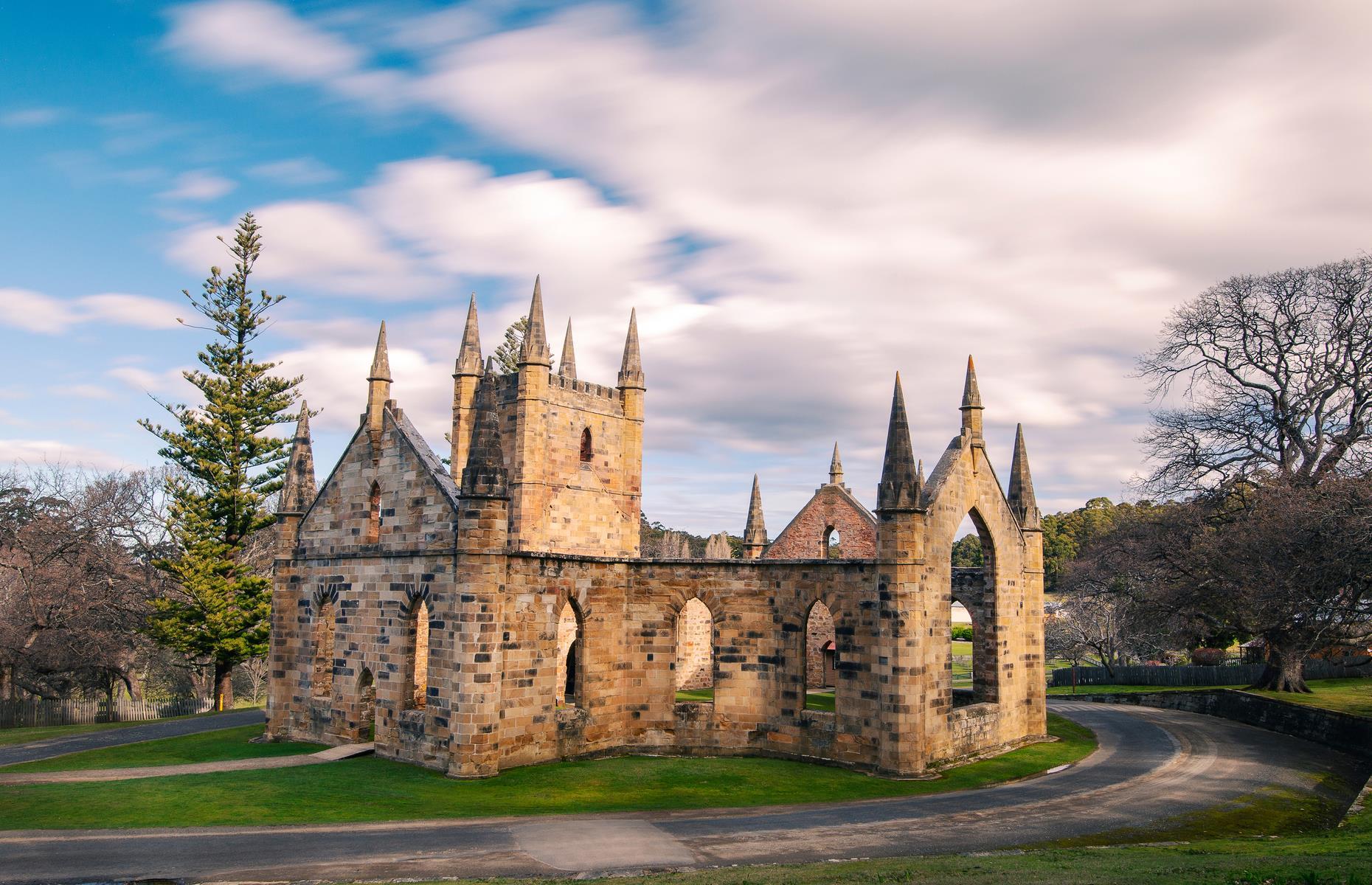 Stories behind the deserted places of Oz