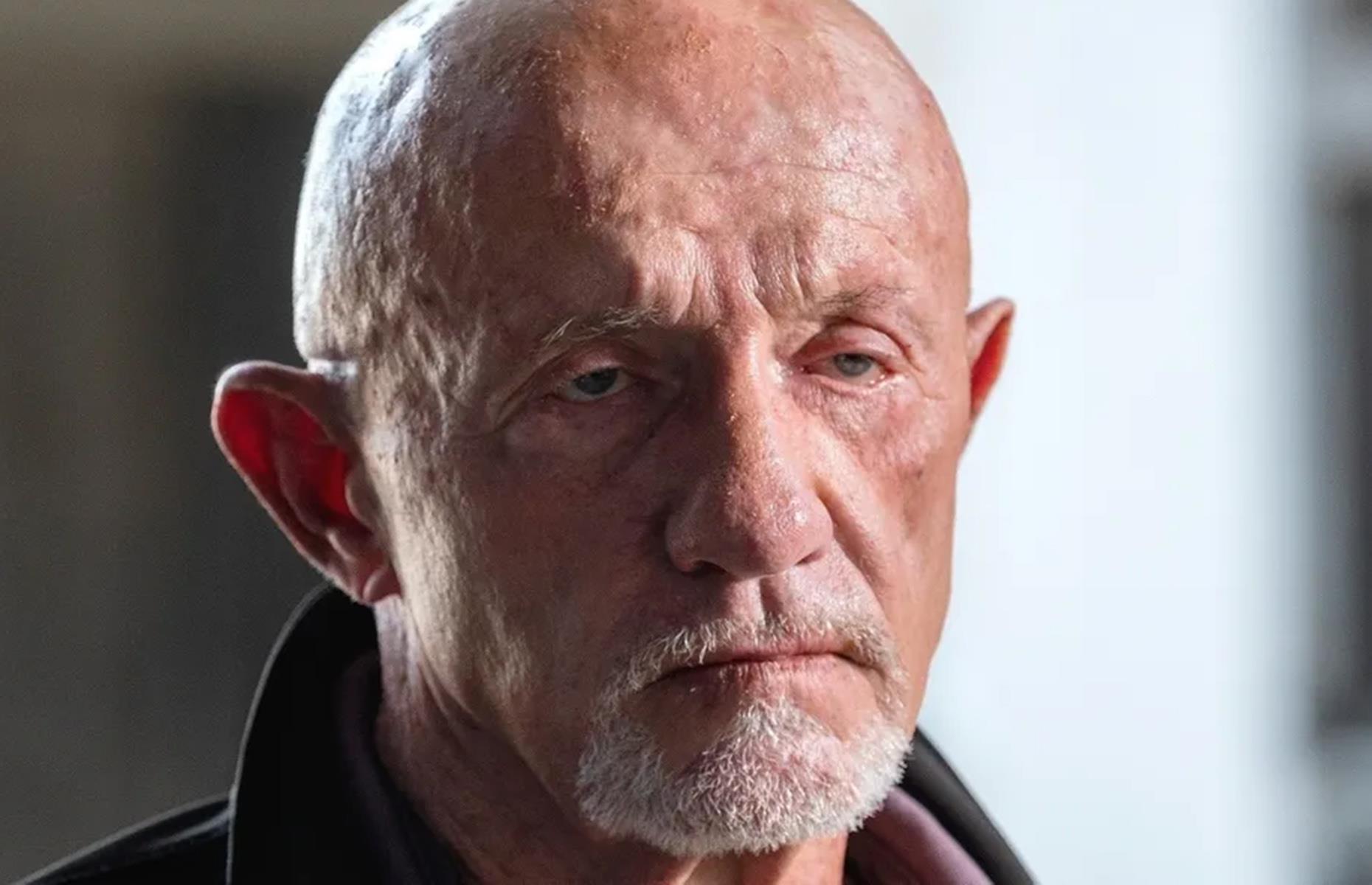 Mike ehrmantraut. Джонатан Бэнкс Майк Эрмантраут. Джонатан Бэнкс Breaking Bad. Майк Эрмантраут waltuh. Breaking Bad Mike Ehrmantraut.