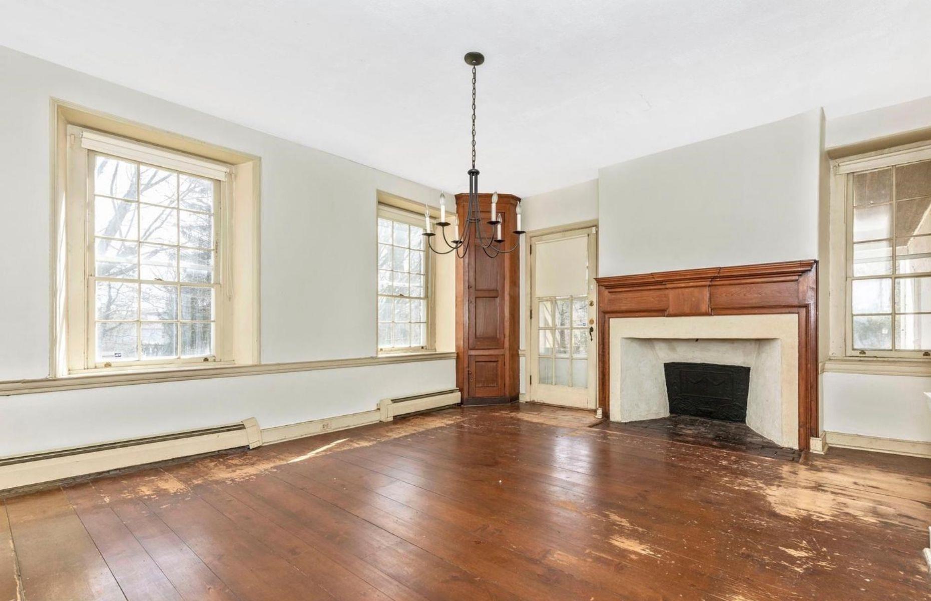 Federal-style farmhouse, Pennsylvania, USA: $925,000 (£655k)