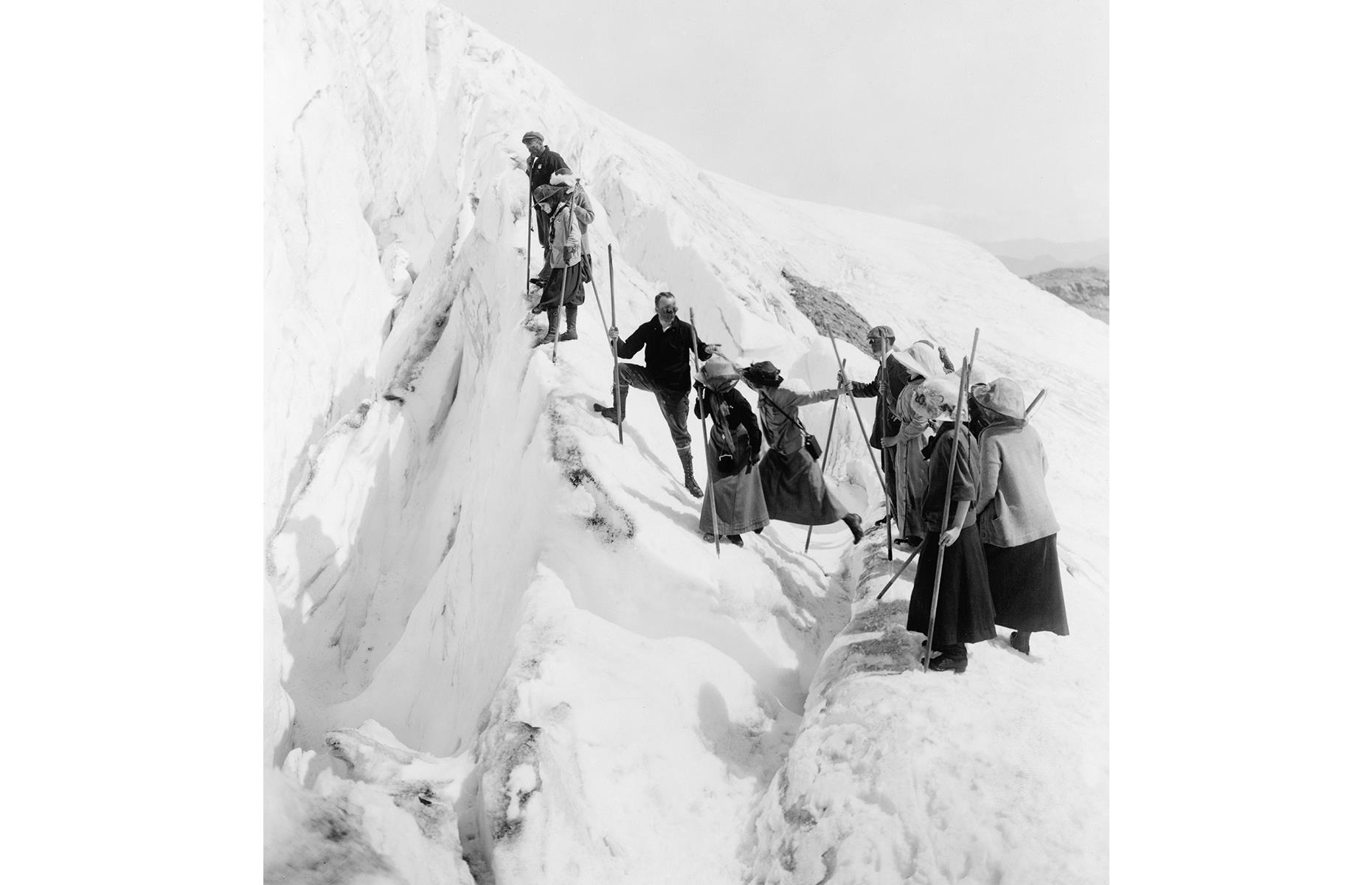 Mount Rainier National Park, Washington, USA (1915)
