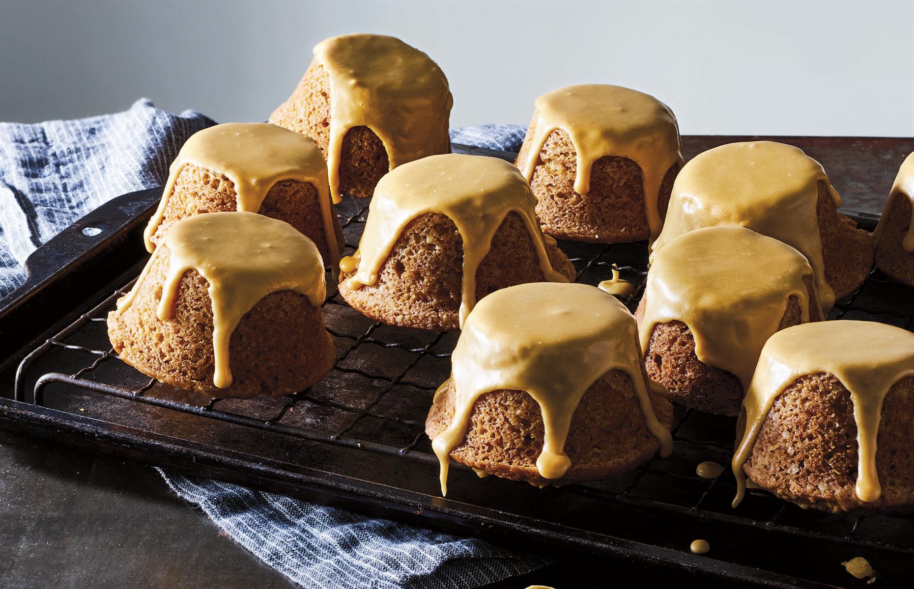 Dessert: coffee, cardamom and walnut cakes
