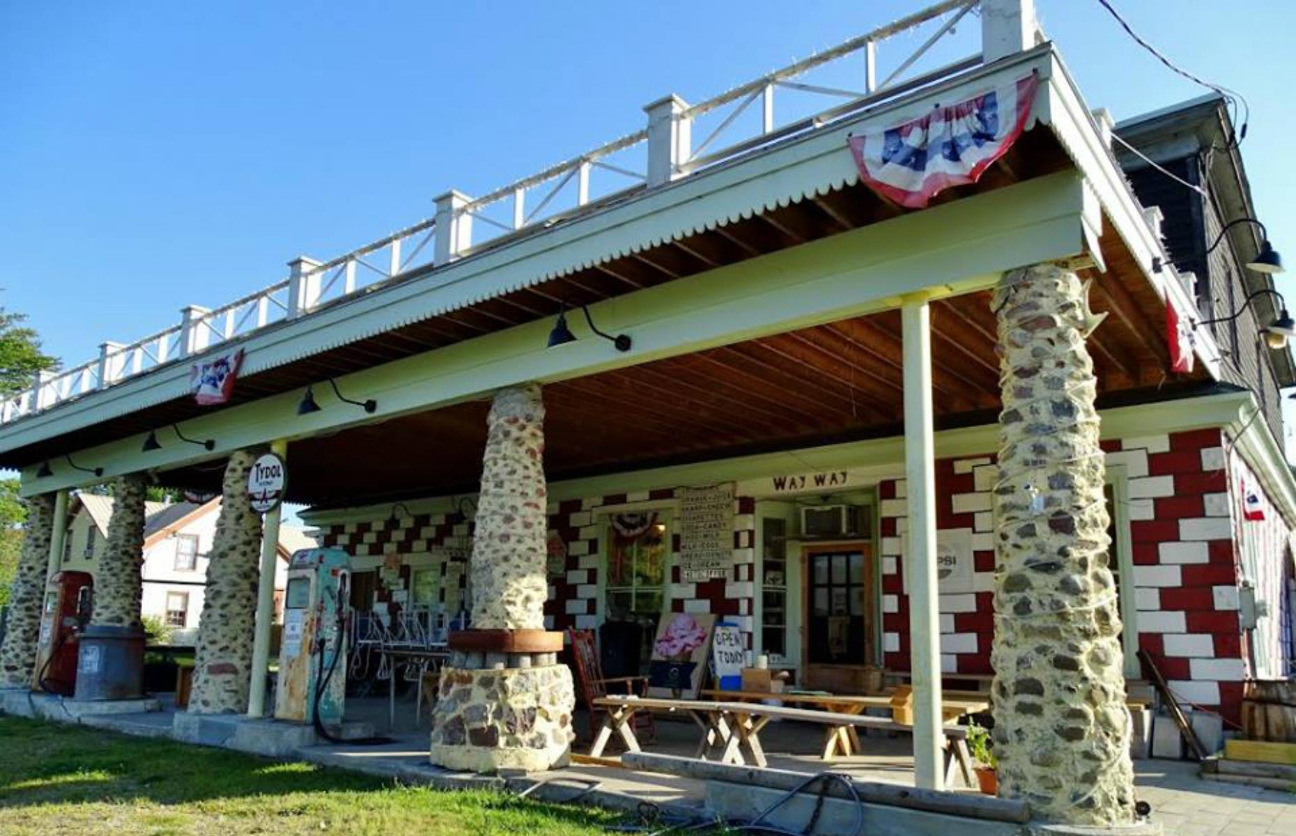 Maine: Way Way Store, Saco