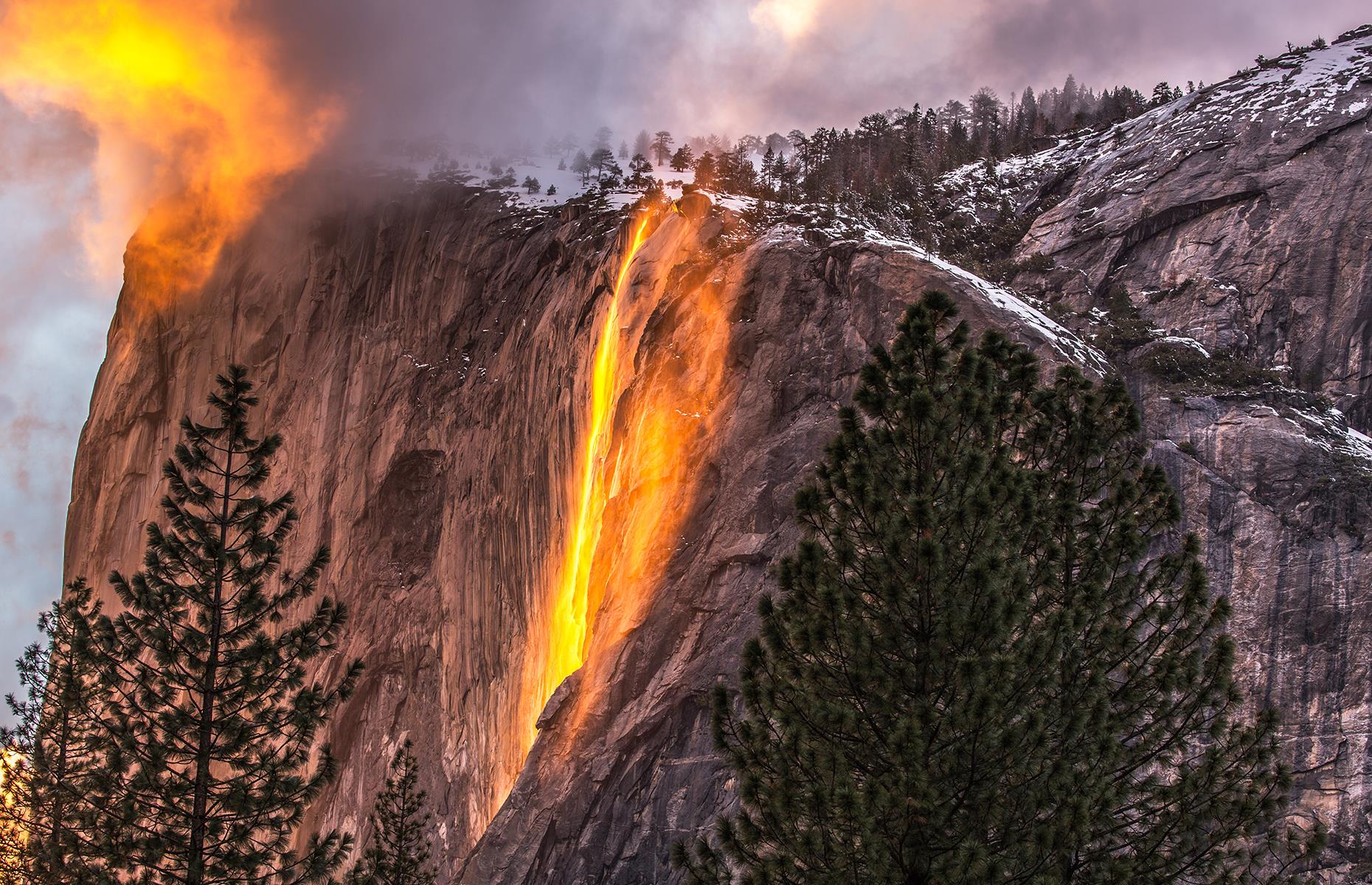 Horsetail Fall firefall, California, USA