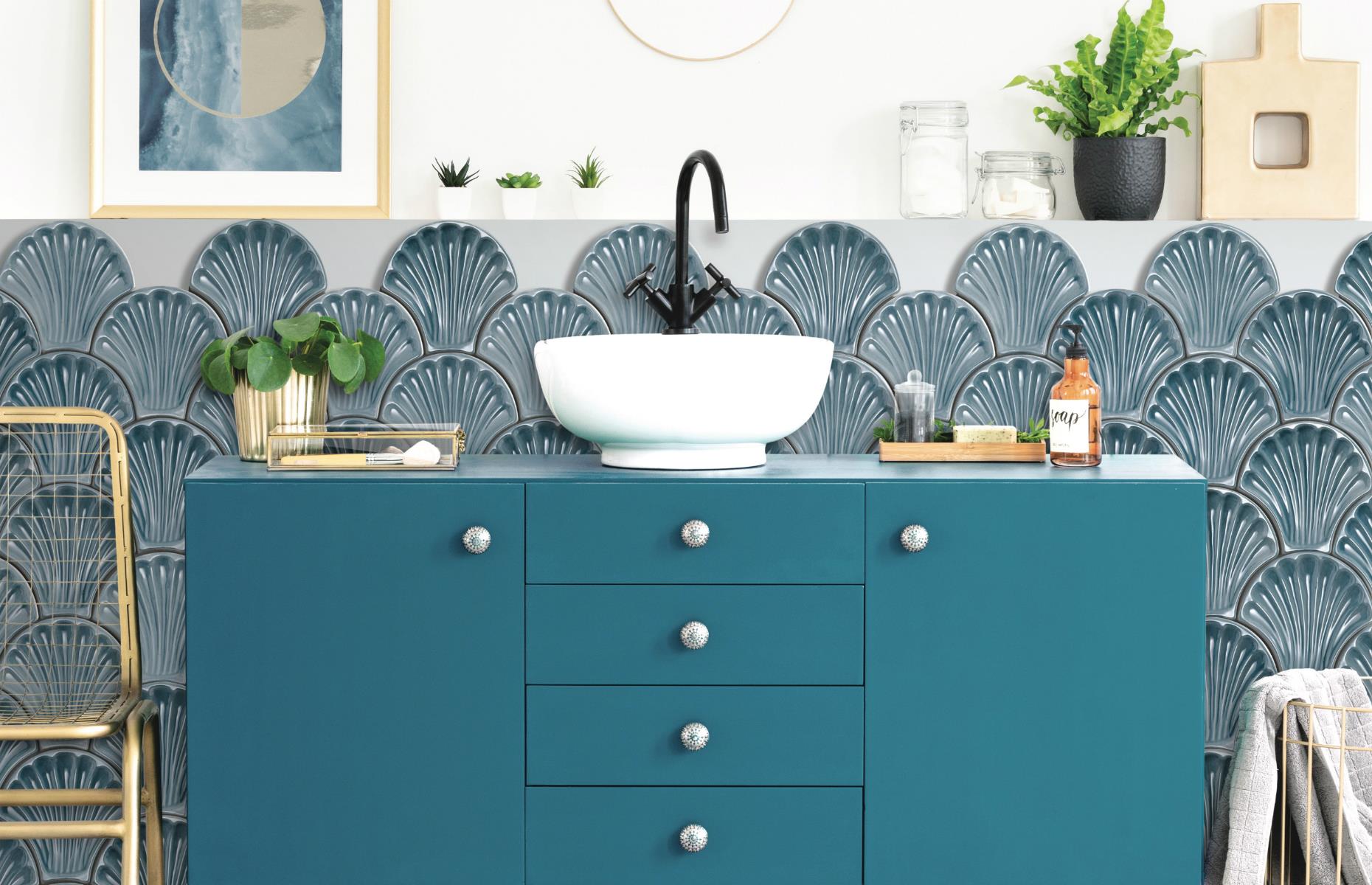 Fit a bold seashell splashback