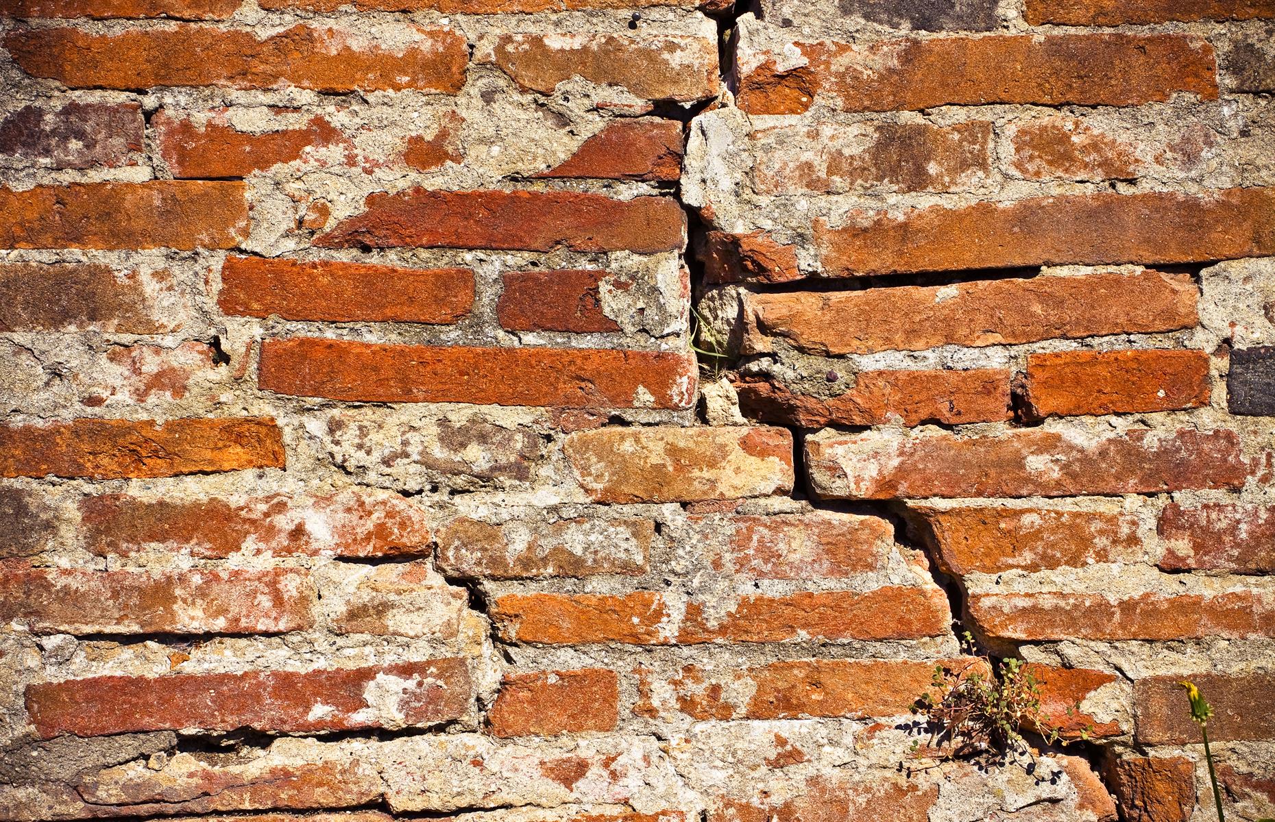 Cracks and subsidence