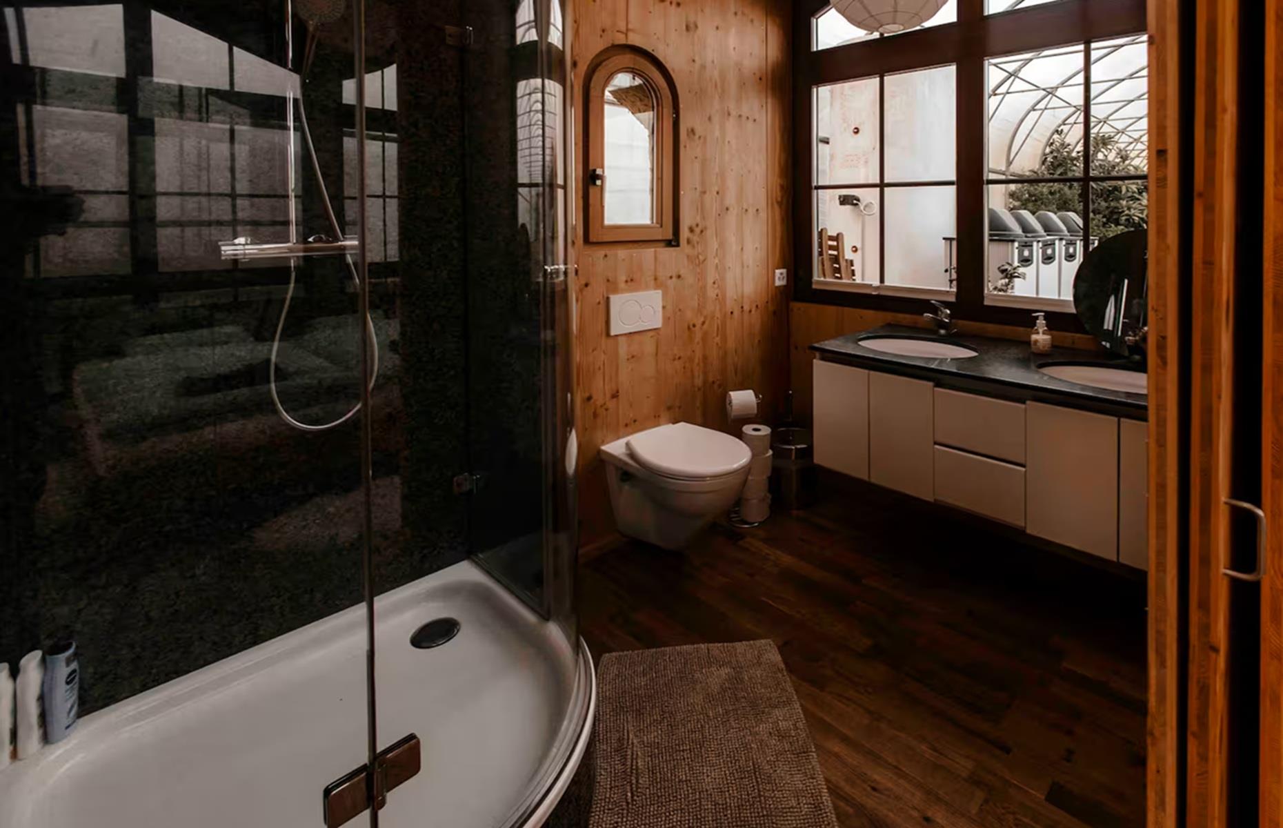 Refugio en un invernadero, Lucerna, Suiza
