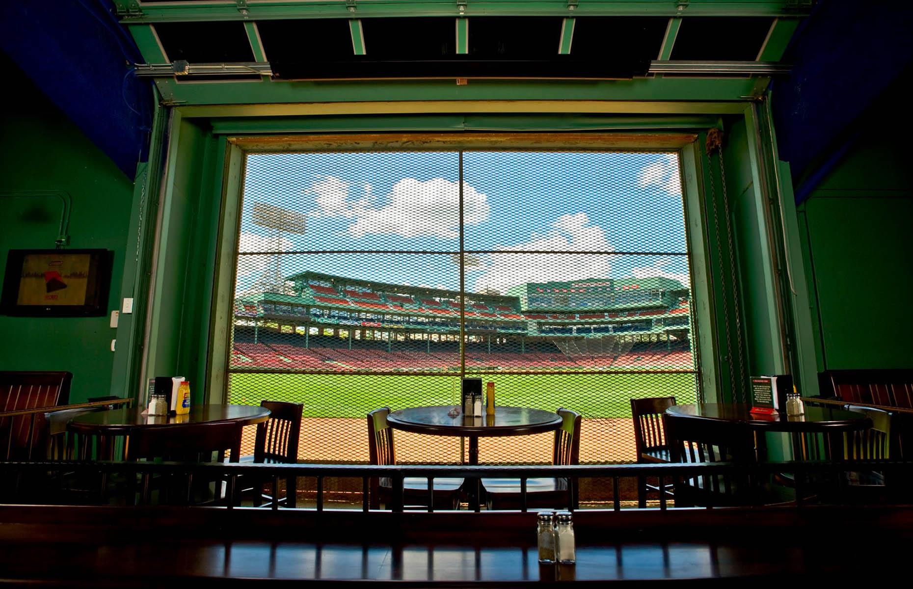 Massachusetts: Bleacher Bar, Boston