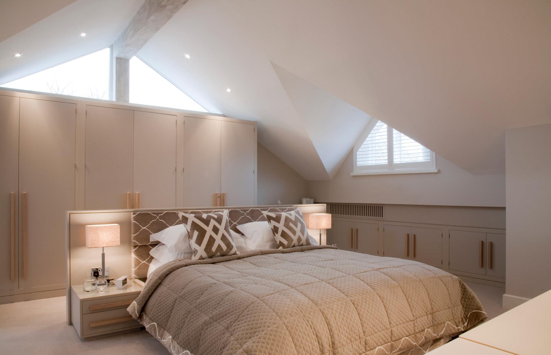Centre the bed