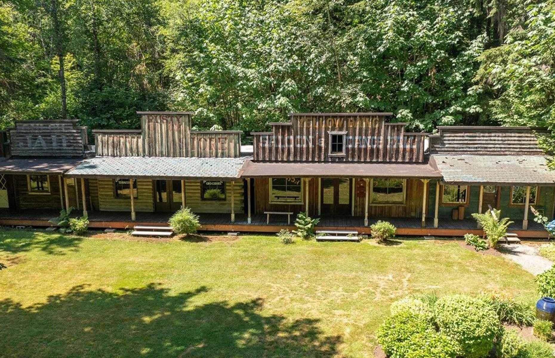 Rustic woodland estate, Washington, USA