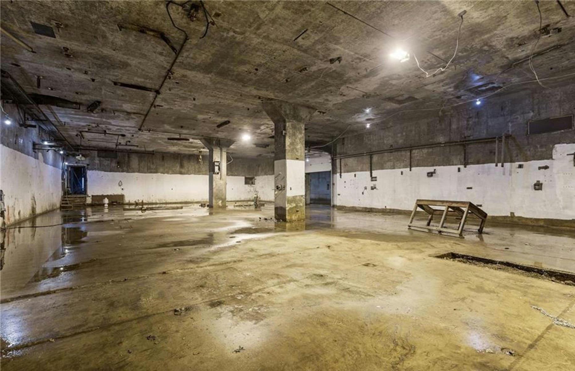 Home with a missile silo, Kansas, USA: $699,900 (£518k)