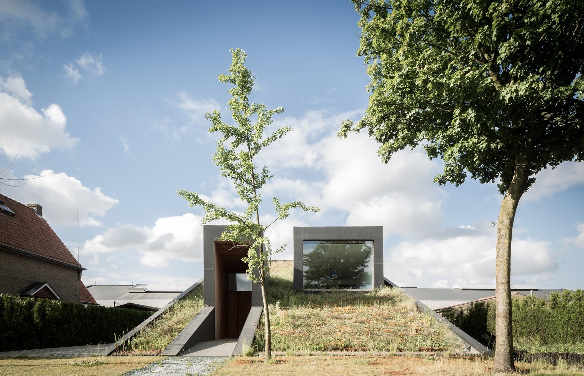 Casa Pibo: Paredes inclinadas