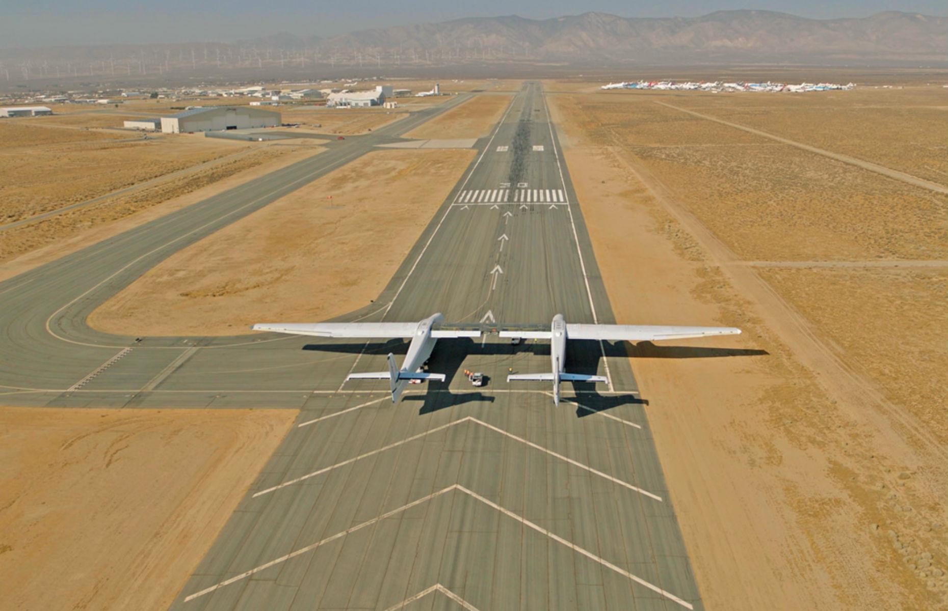 Stratolaunch: 385 feet