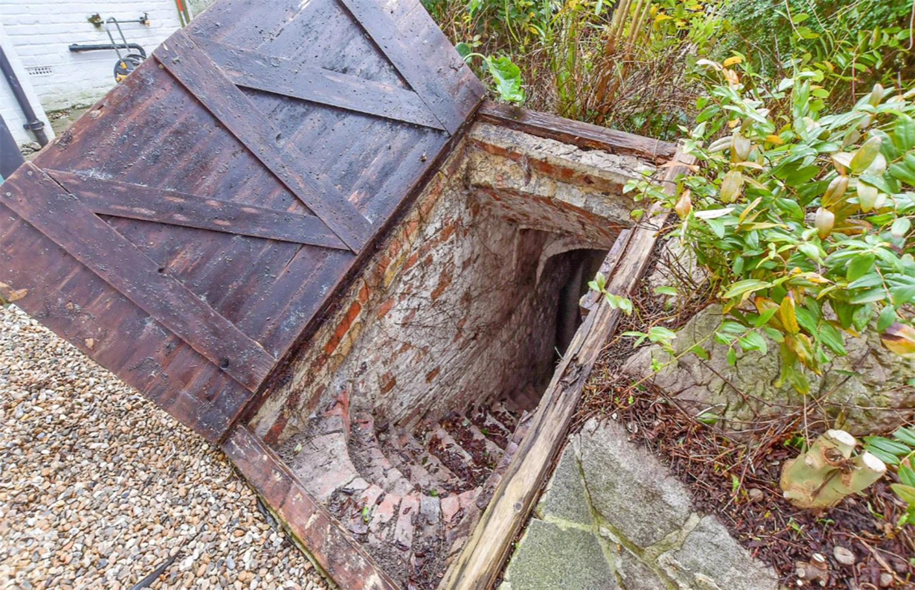 Sandwich cottage with medieval escape tunnels, Kent, UK