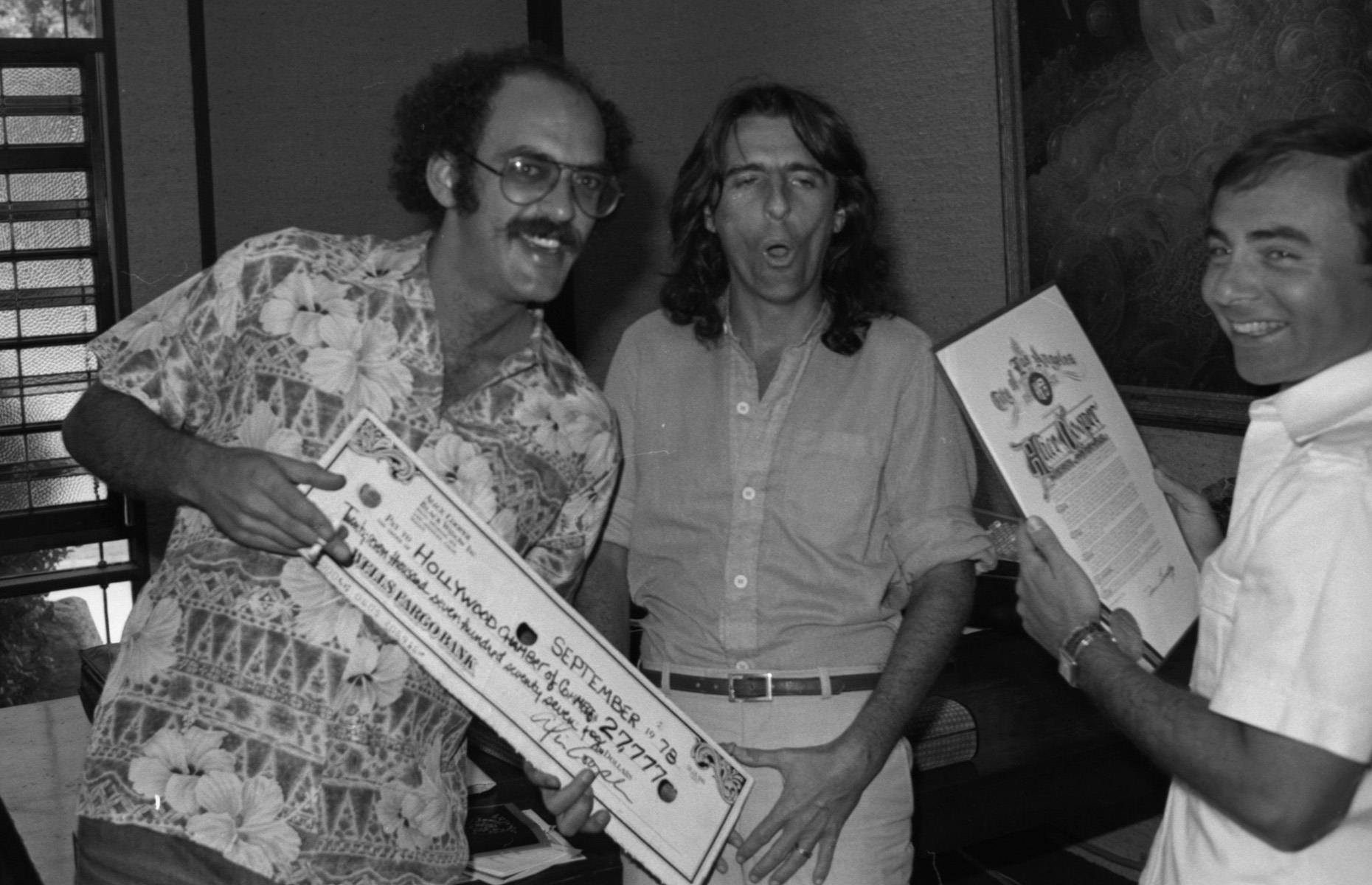 Alice Cooper sponsored an 'O'