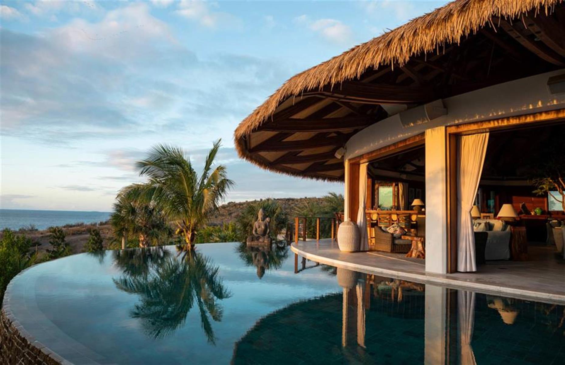 Necker Island: Richard Branson