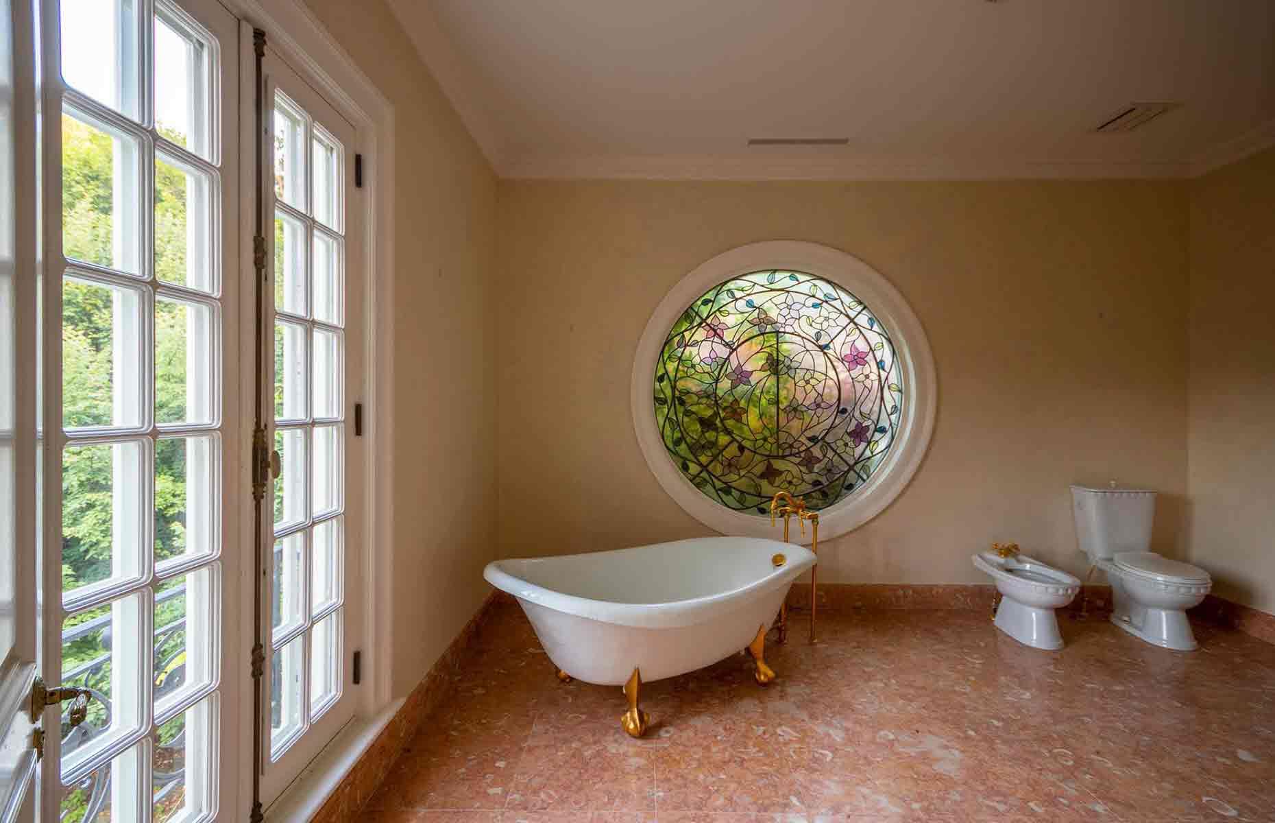 Beautiful master bathroom 