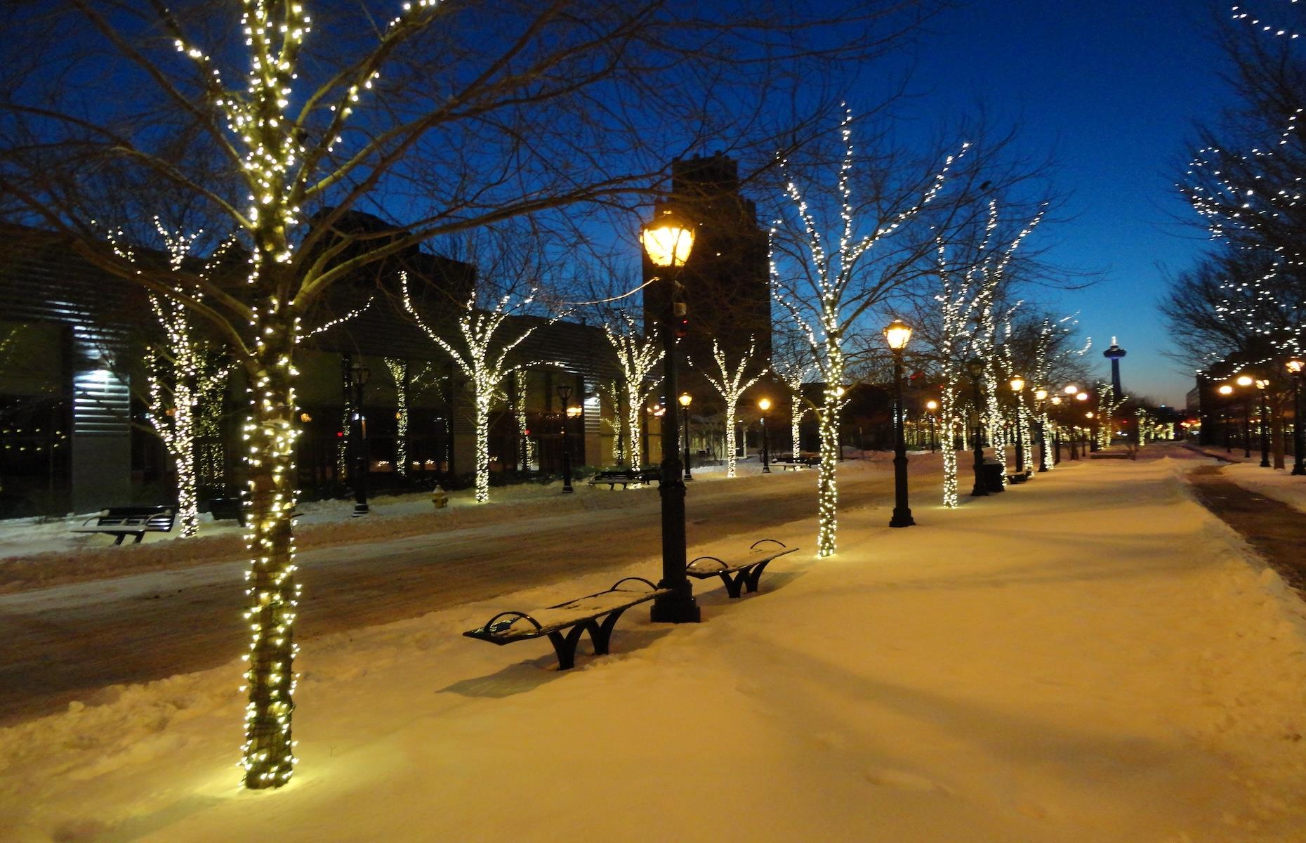 New York: Jingle Falls Weekend, Niagara Falls