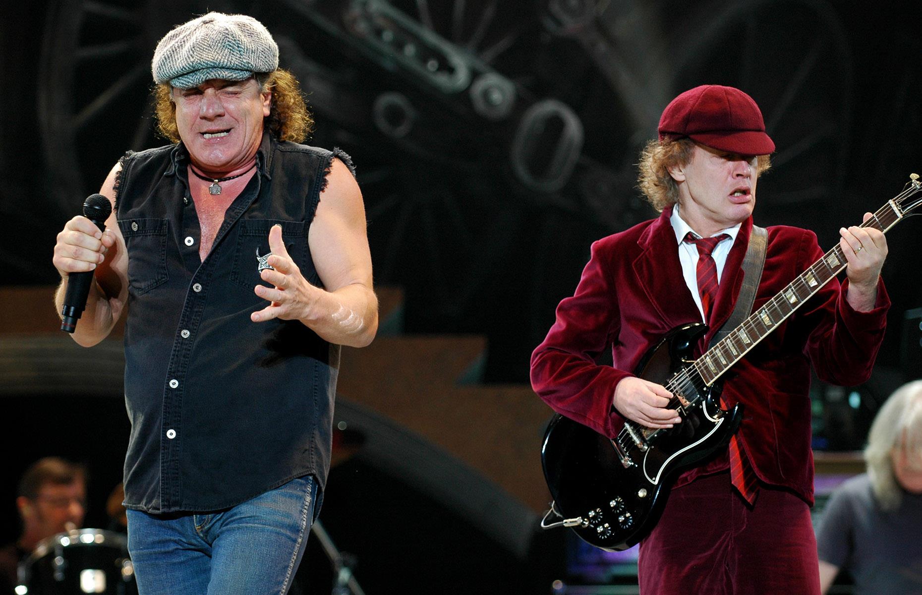 12. Black Ice World Tour: $637 millones (612 millones de euros) 