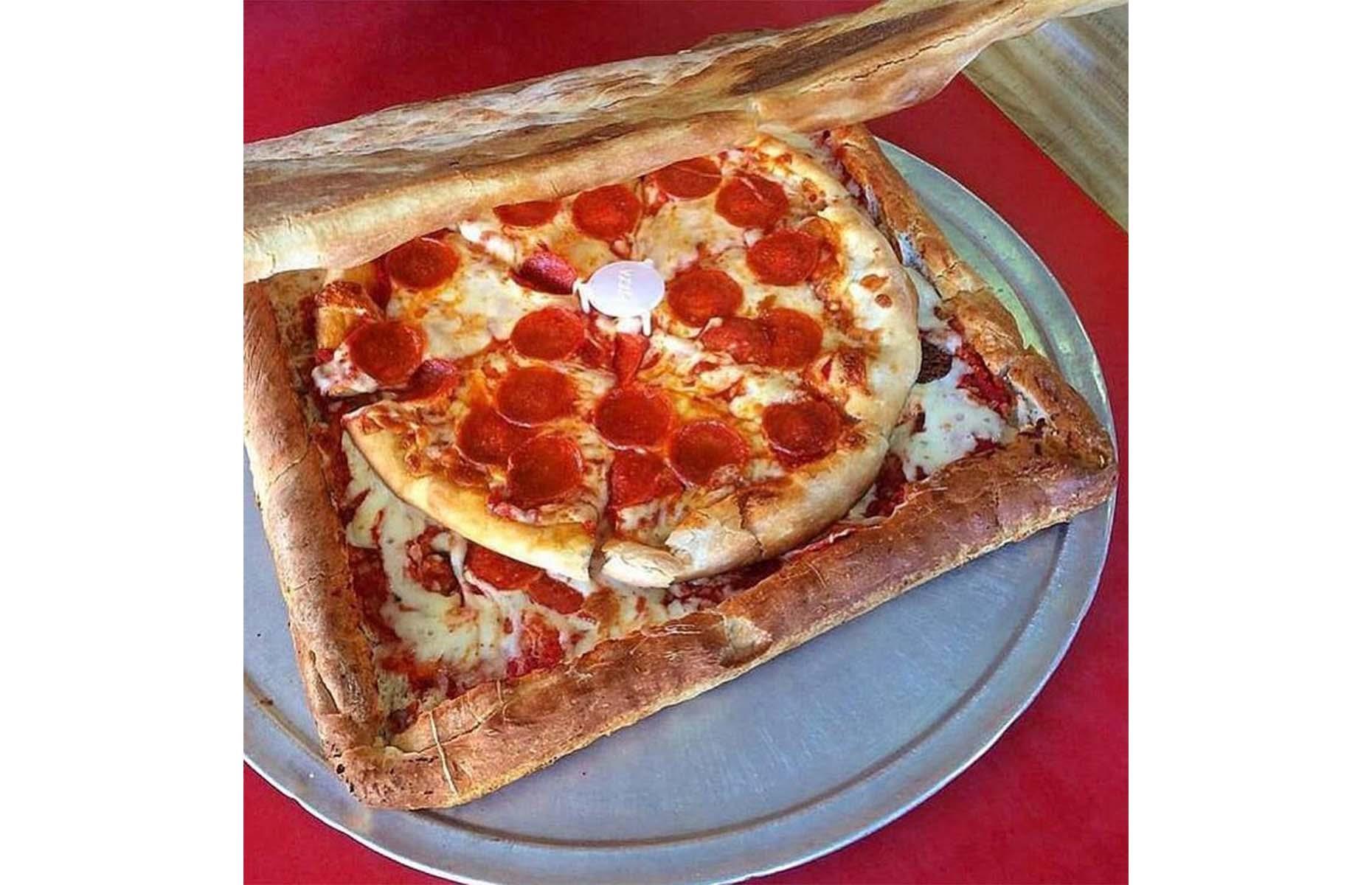 24. Pizza box, Vinnie's, Brooklyn, New York, USA