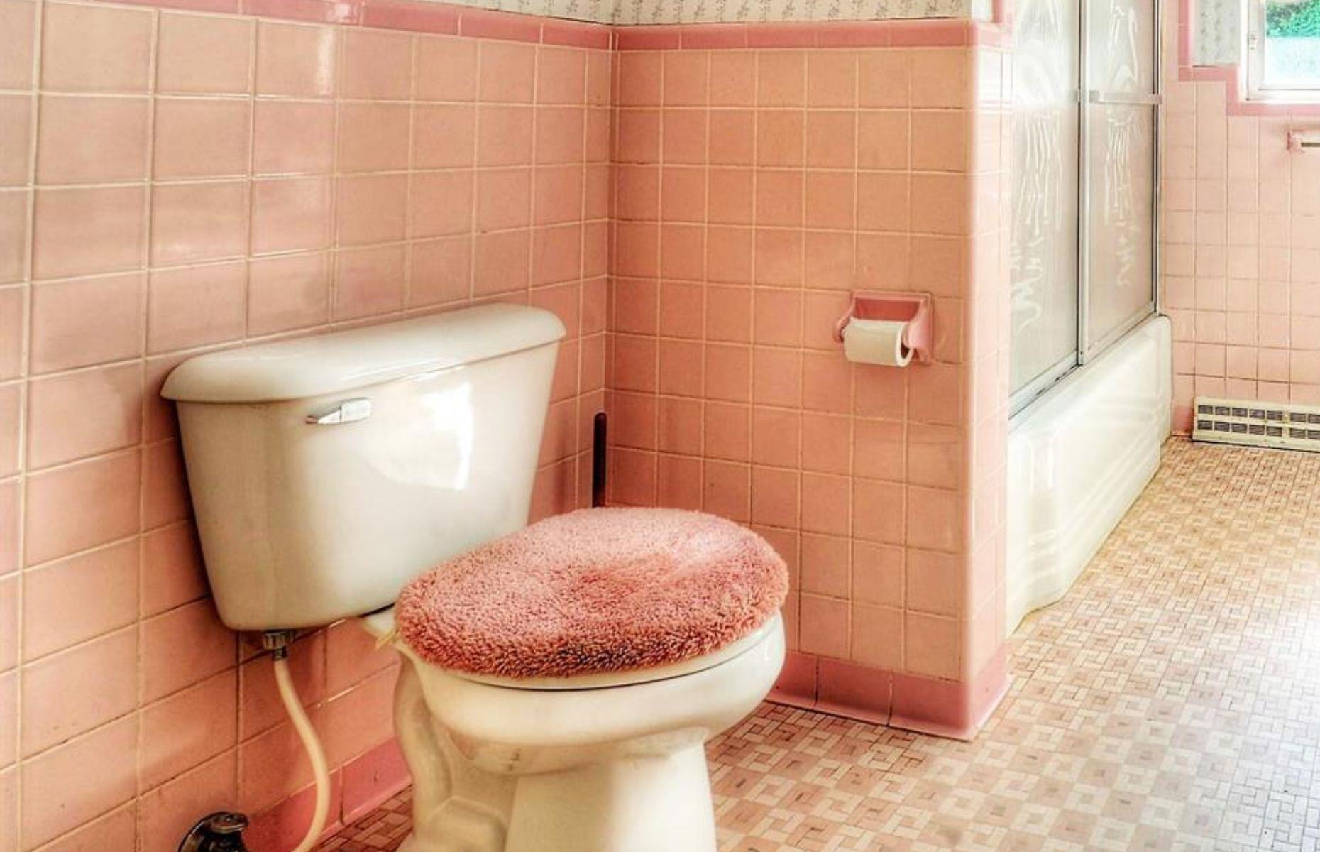 Toilet seat covers