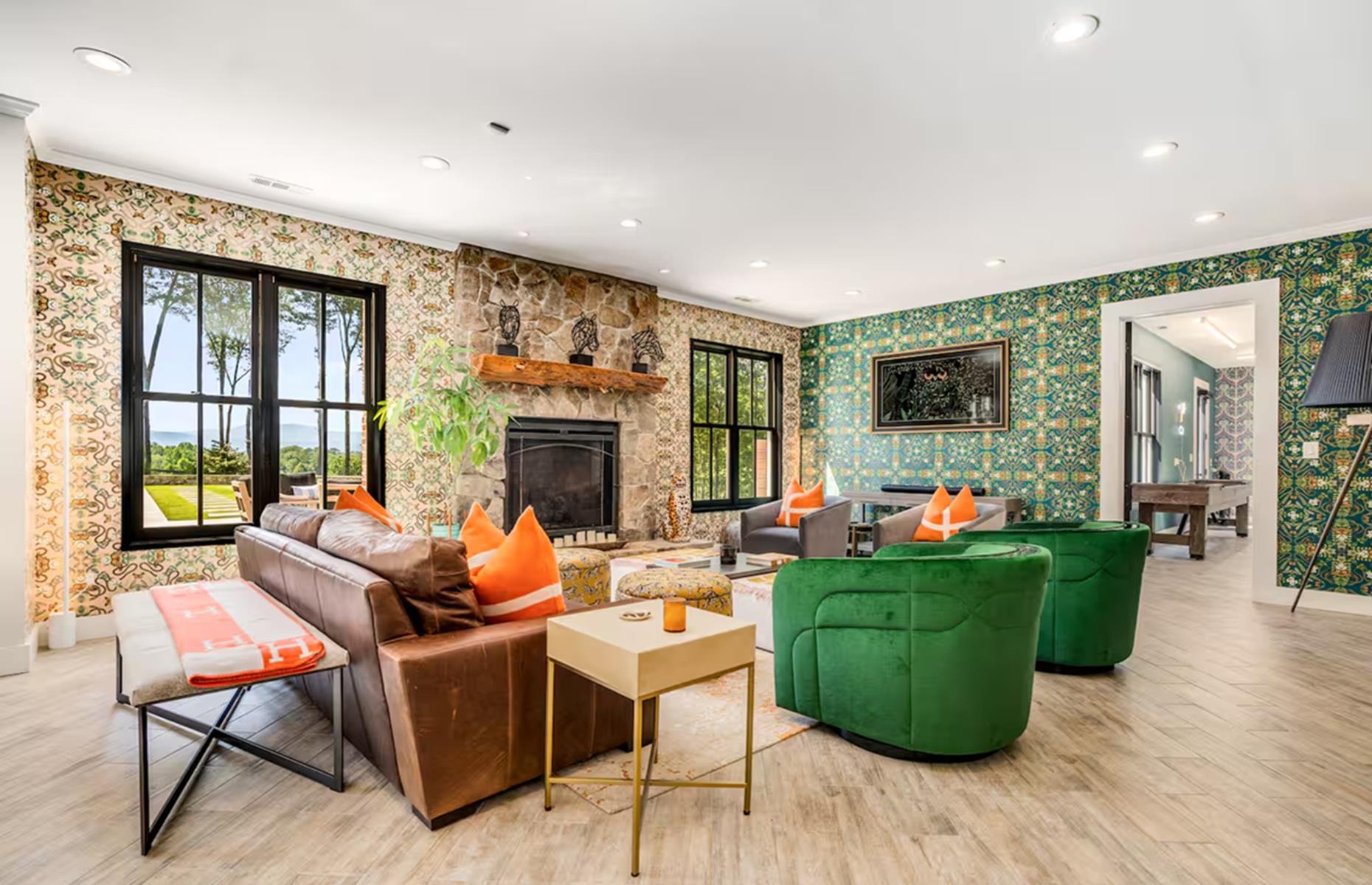 Bold décor