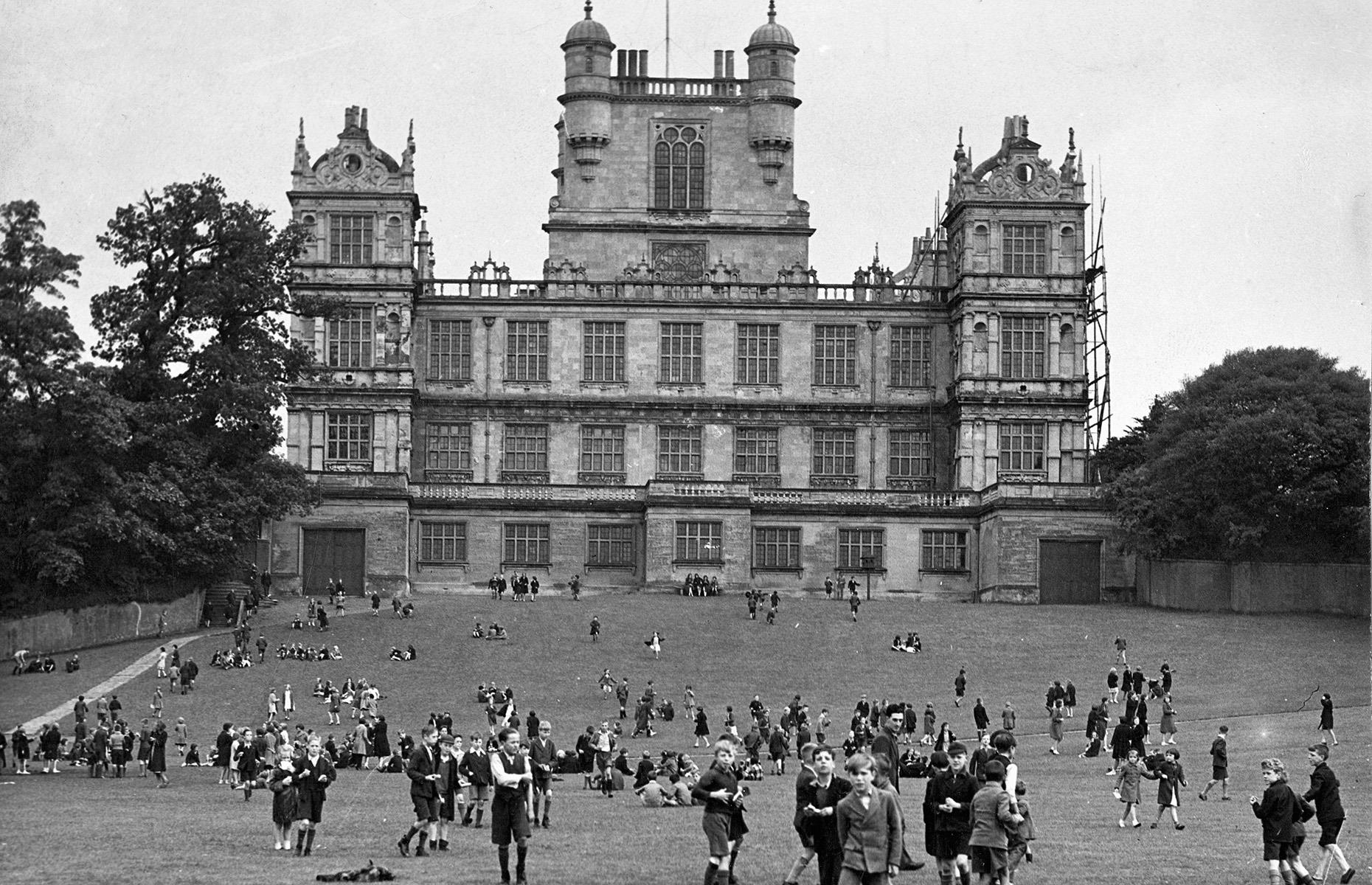 1950: Wollaton Hall se convierte en museo de historia natural