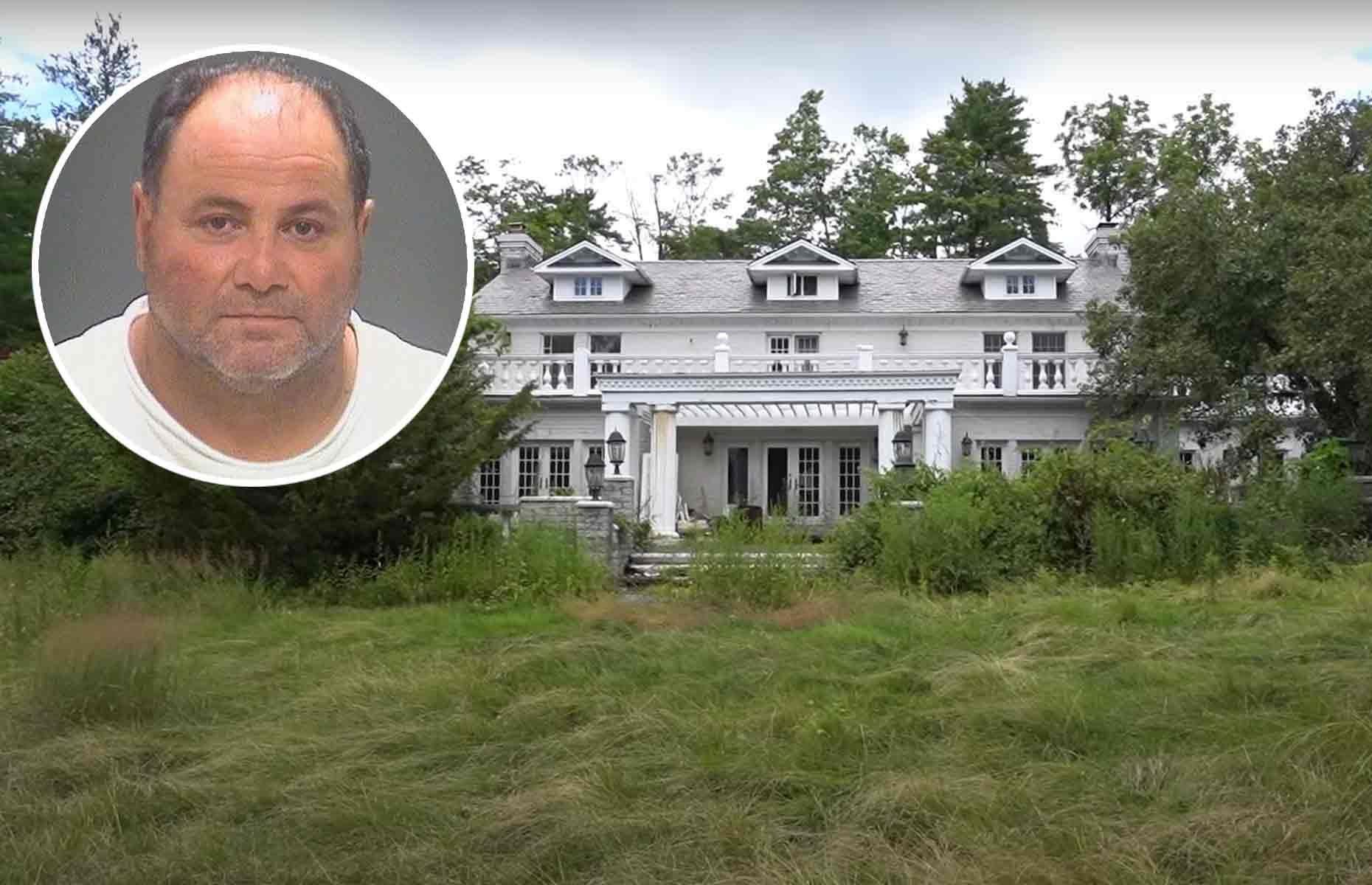 Tour the mafia boss mansion abandoned for seven years