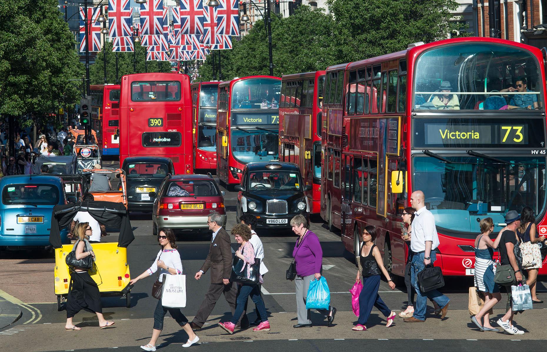 UK, Gini income index score: 32.4