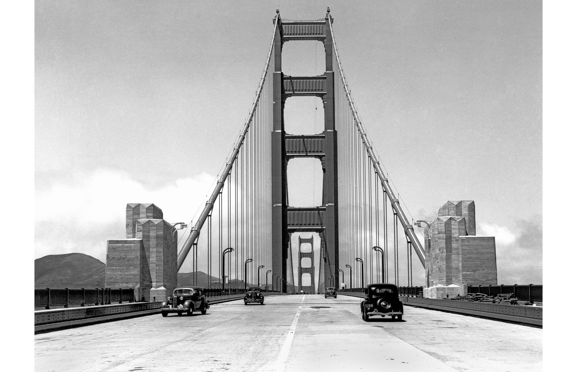 Golden Gate Bridge, San Francisco, California, USA (1937)
