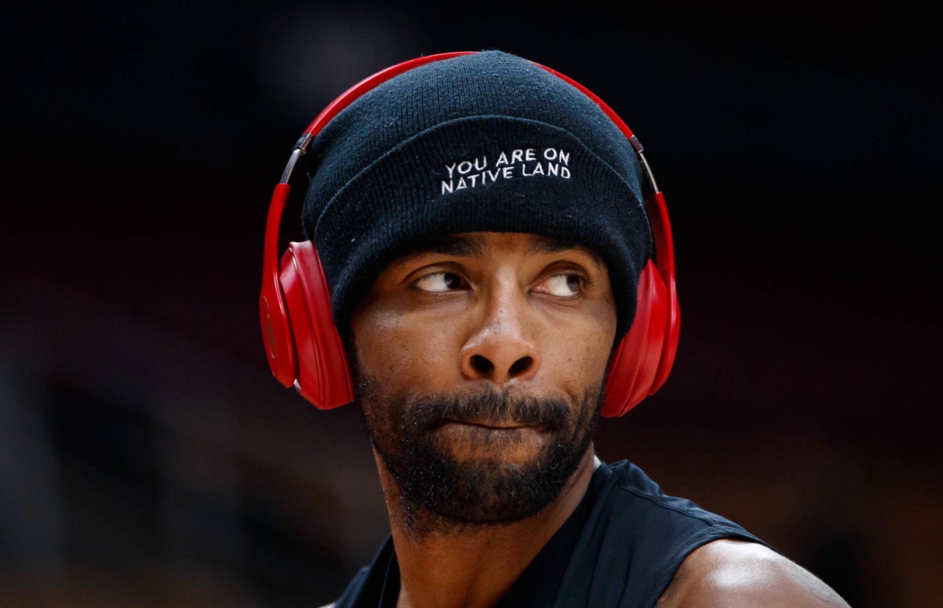 Kyrie Irving: Nike 