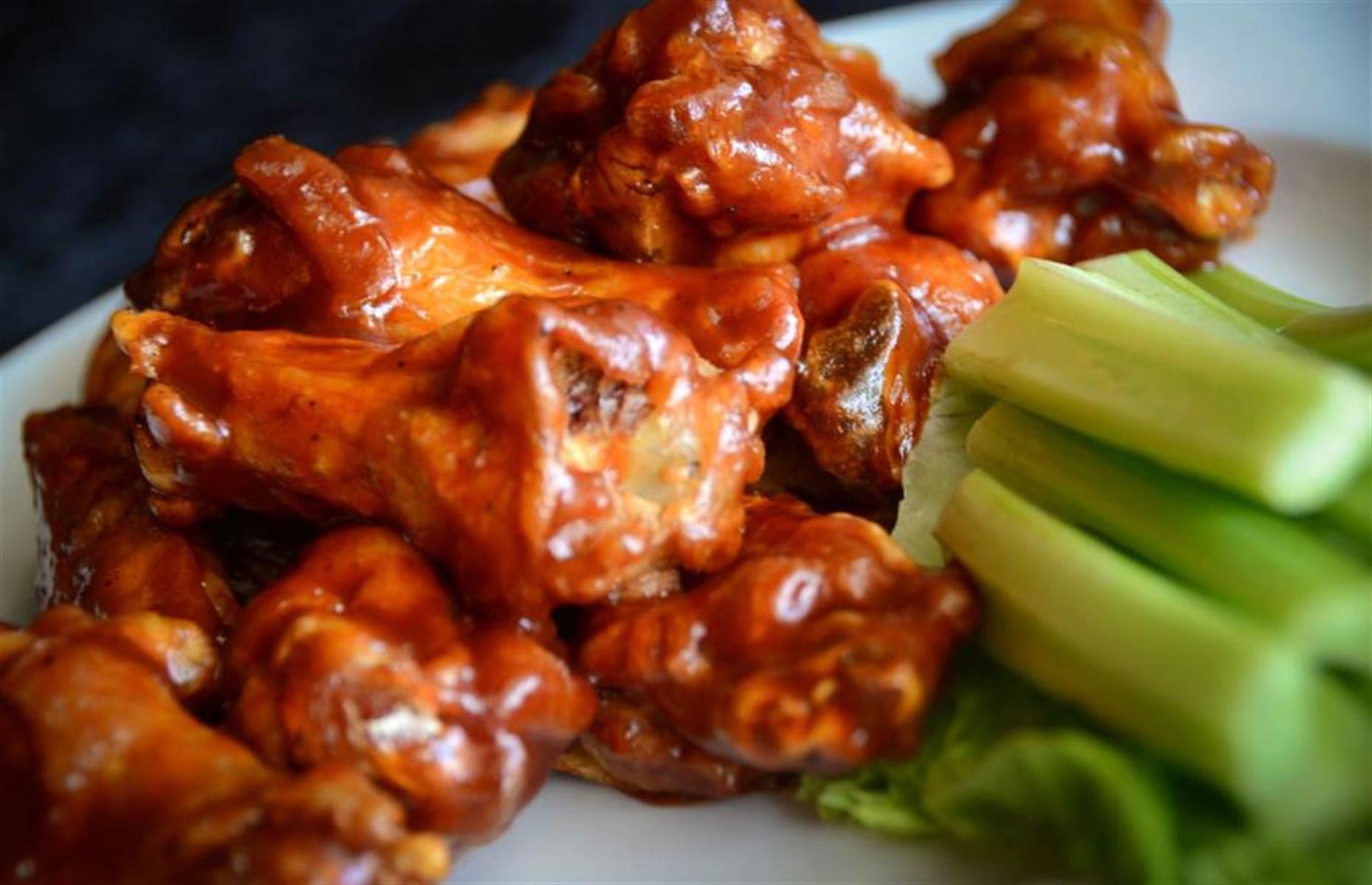 Iowa: classic bone-in wings, 2 Dogs Pub, Iowa City