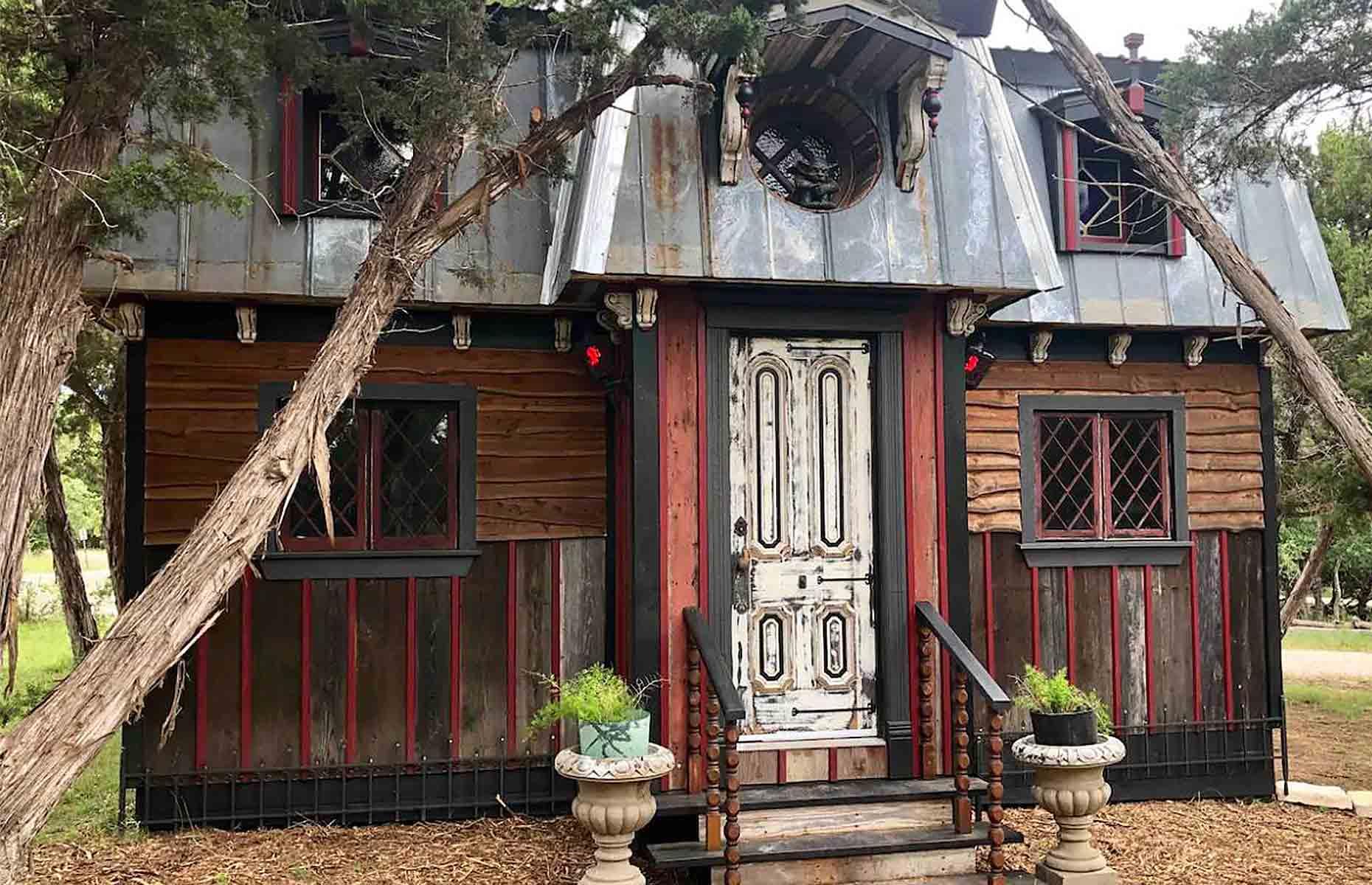 Wicked witch's hideaway, Texas, USA 