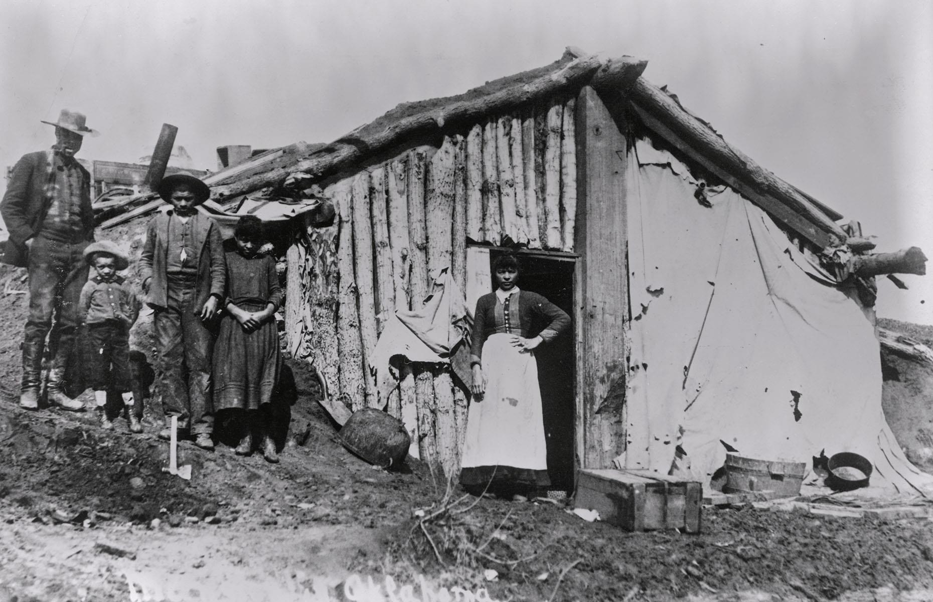 Una cabaña improvisada para reclamar tierras, Oklahoma, 1889