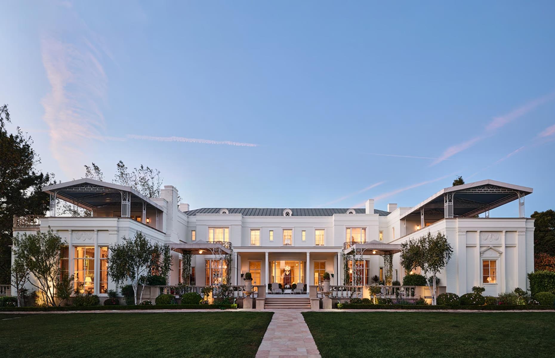Casa Encantada, California: 40,000 square feet