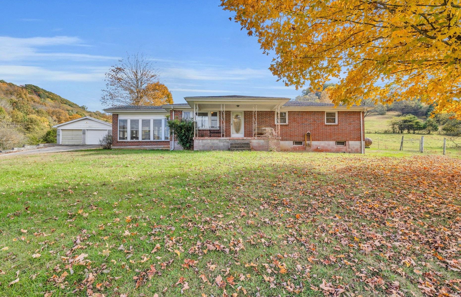 Idyllic cattle farm, Tennessee, USA: $575,000 (£454k)