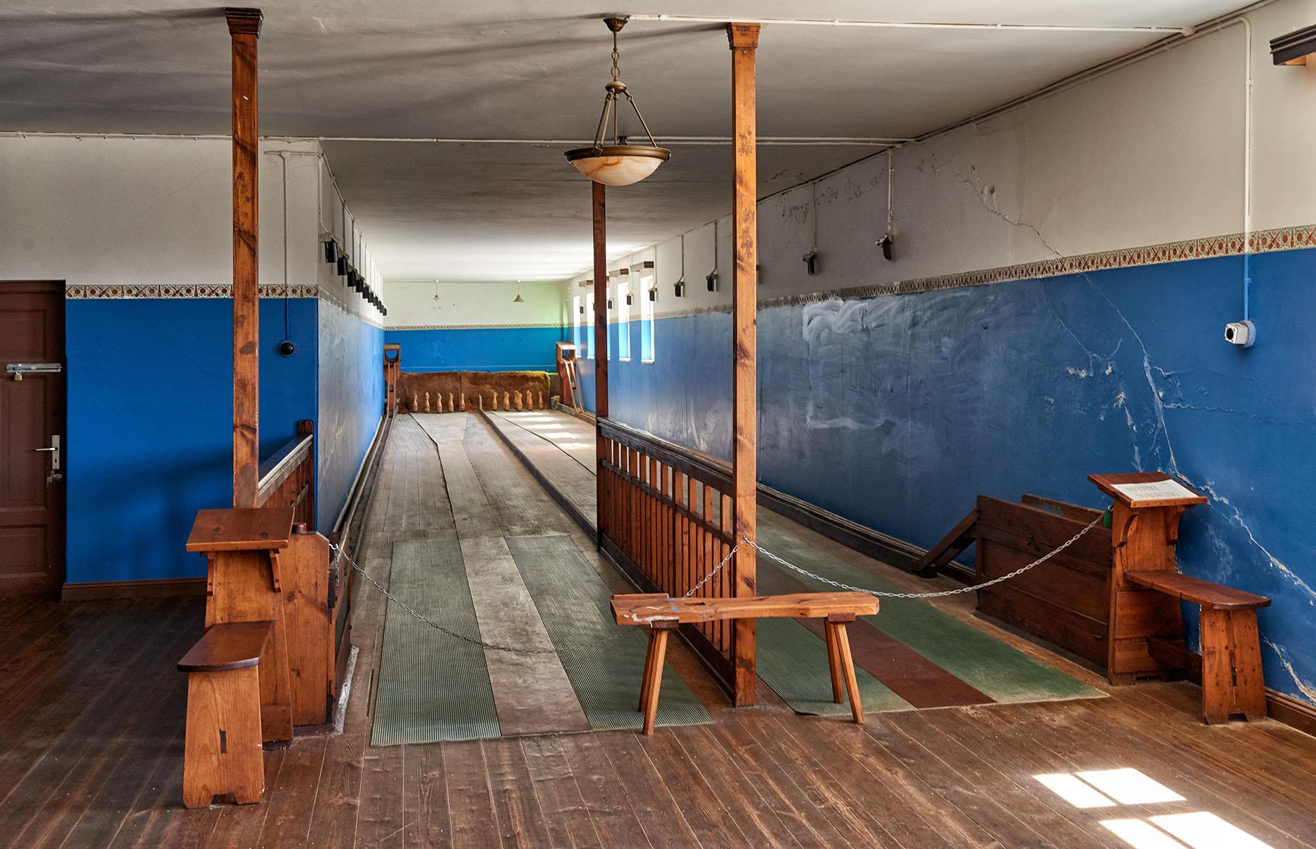 Skittle alley