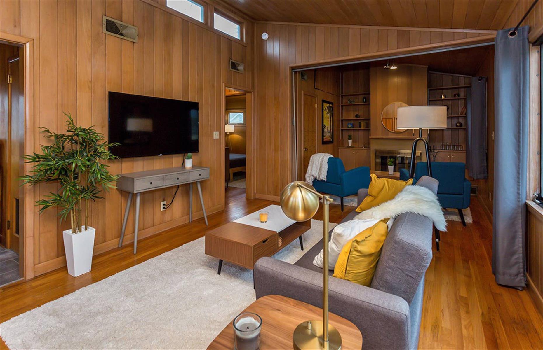 Iowa: mid-century bungalow, Des Moines