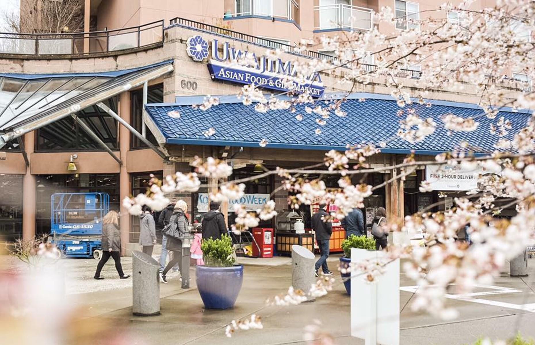 Washington: Uwajimaya, various locations