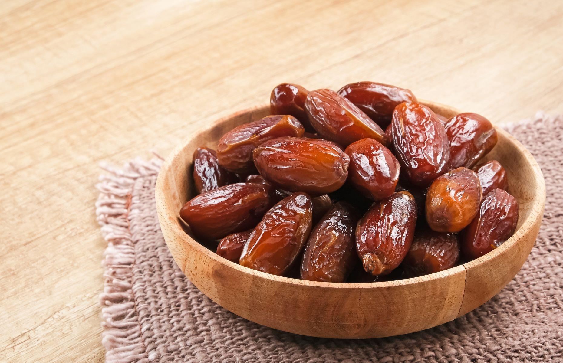 1. Dates
