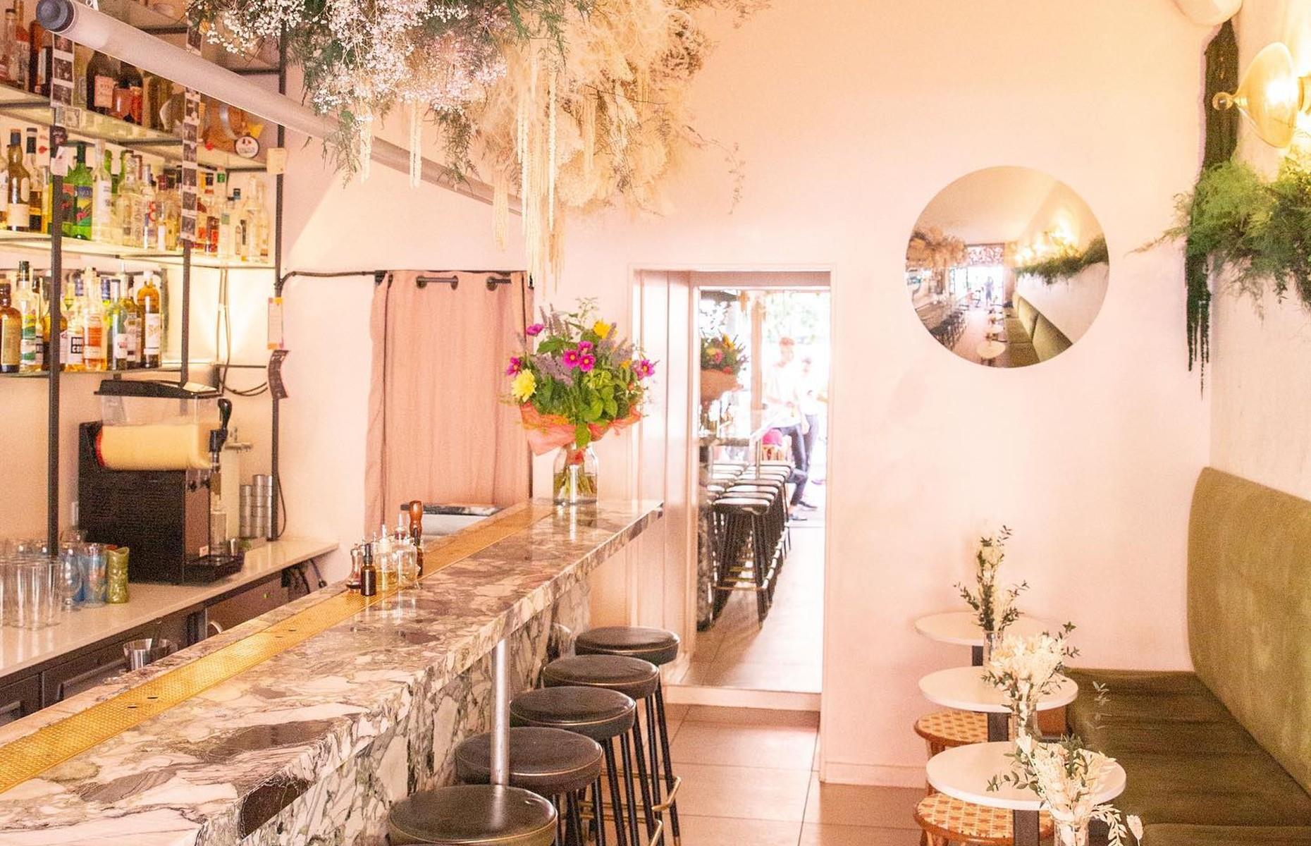 Bisou, Paris, France