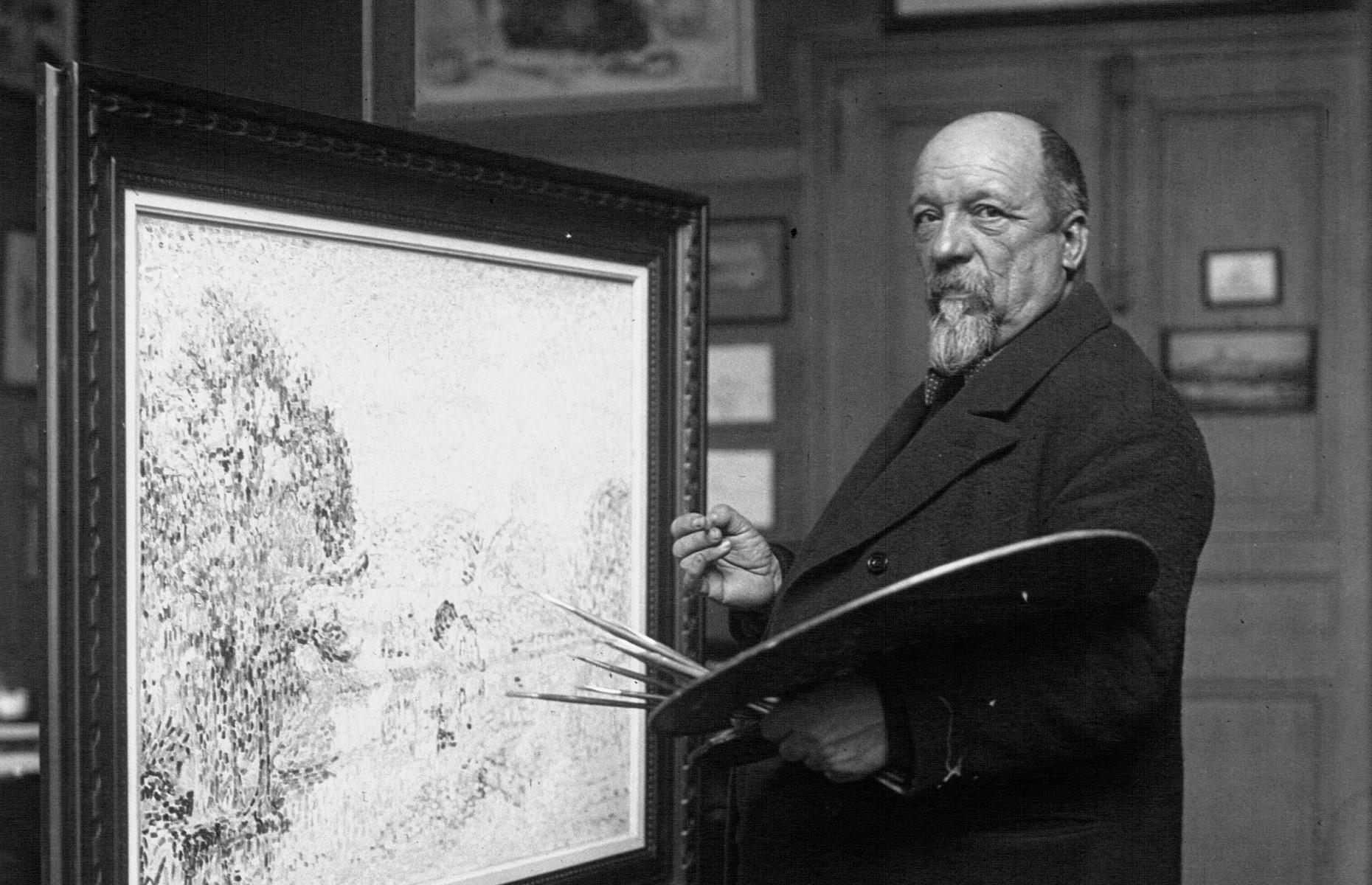 Art collector with hundreds of stolen treasures forced to return to families