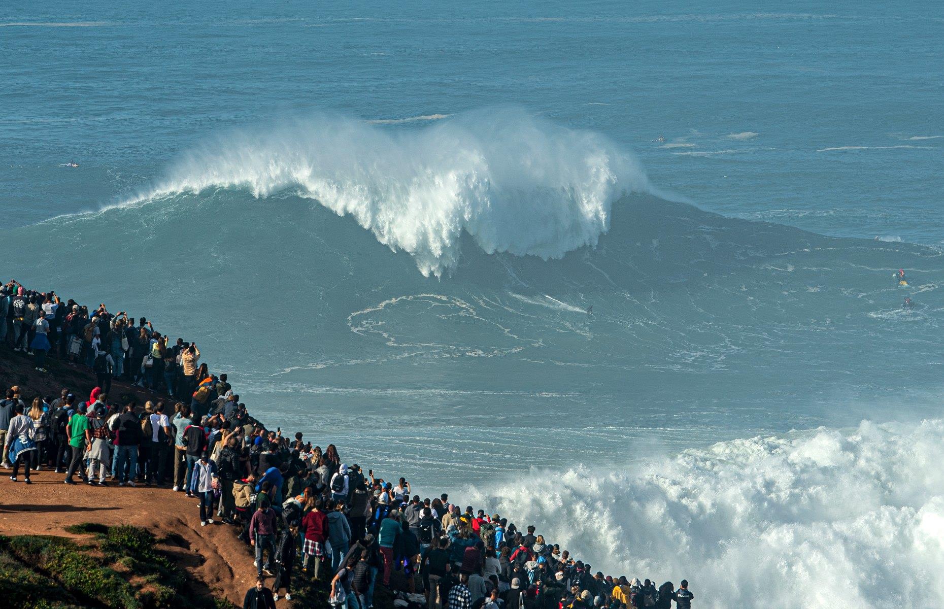 2020: Record-breaking waves