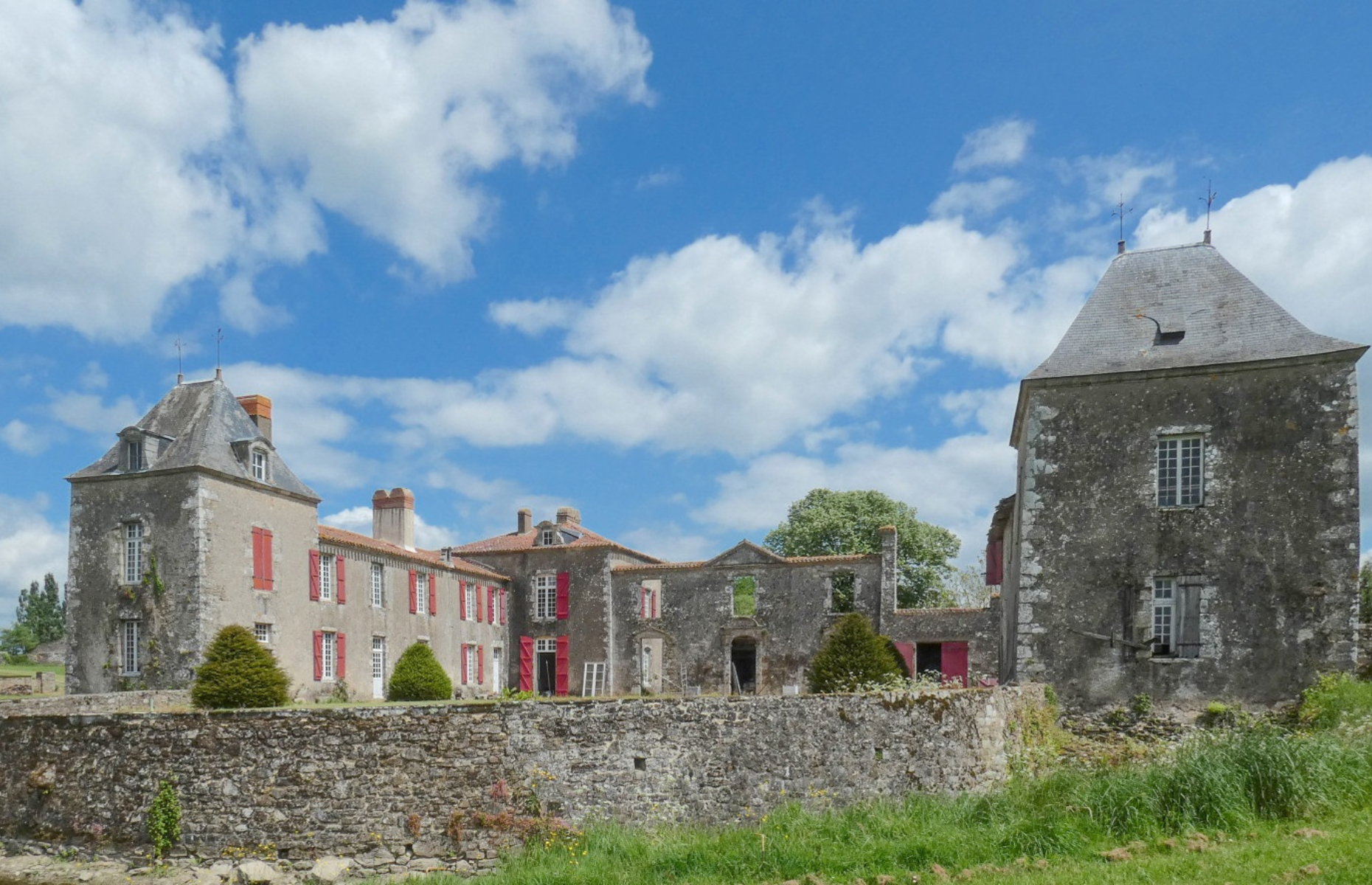 Historic castle, Pays de la Loire, France: £452,000 ($577k)