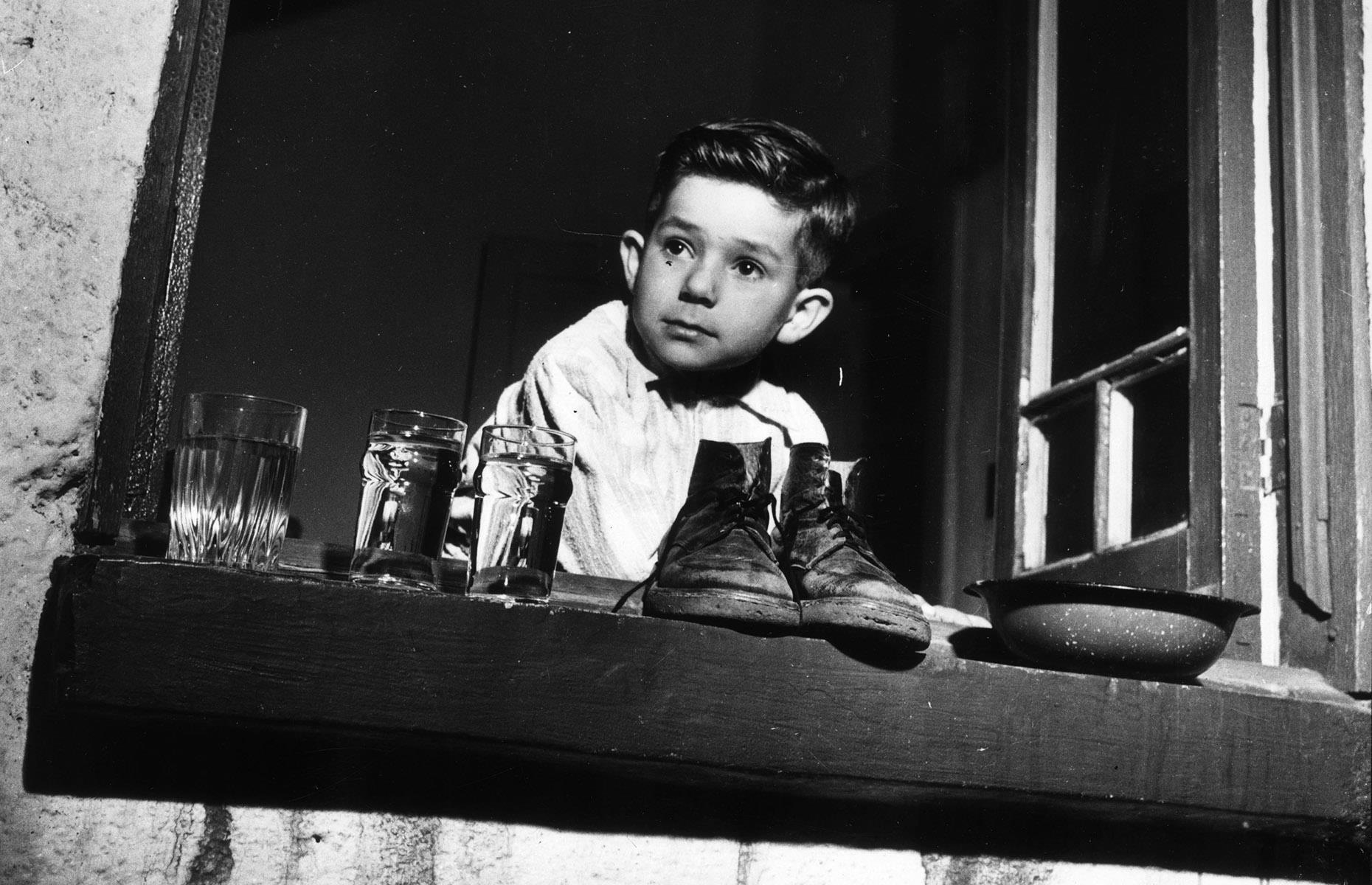 1950s: a Christmas Eve waiting game
