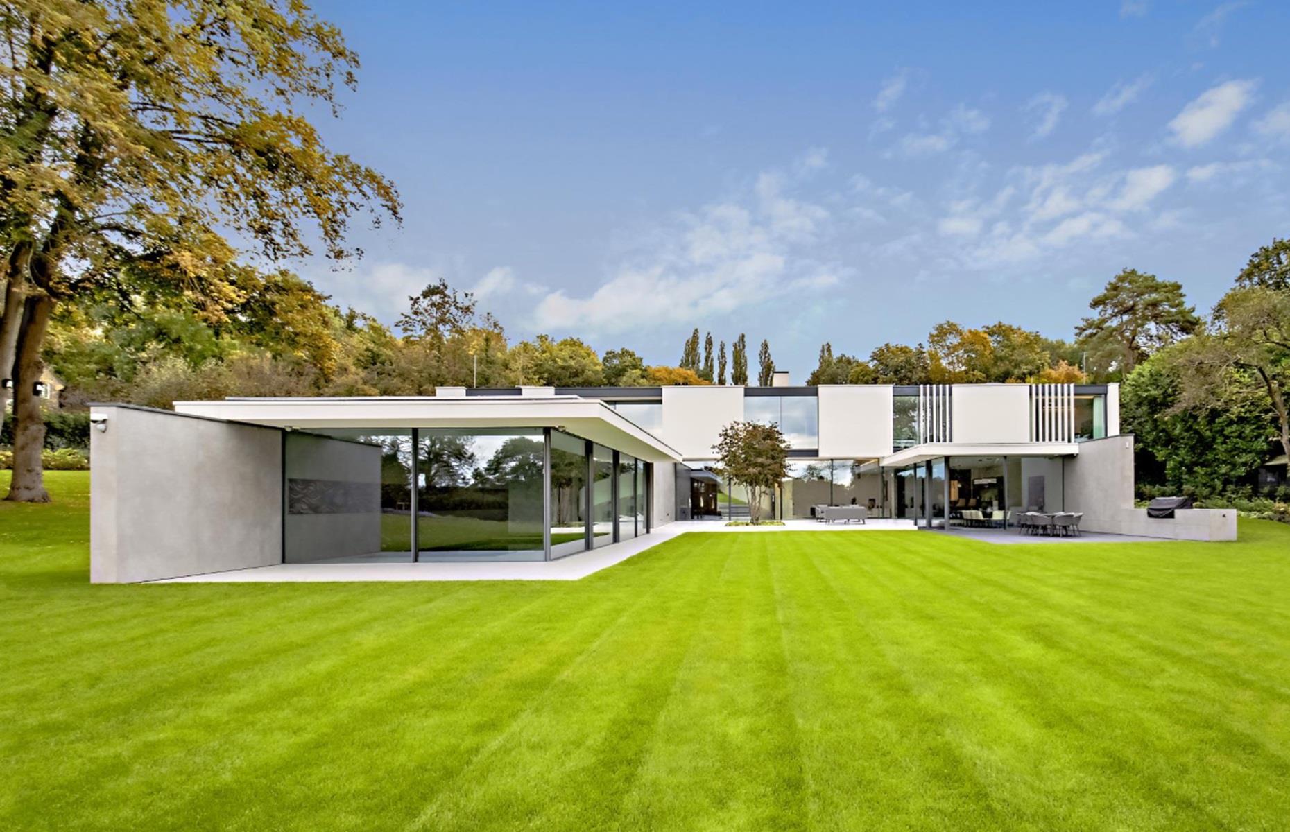 Modern mansion, Hertfordshire, UK