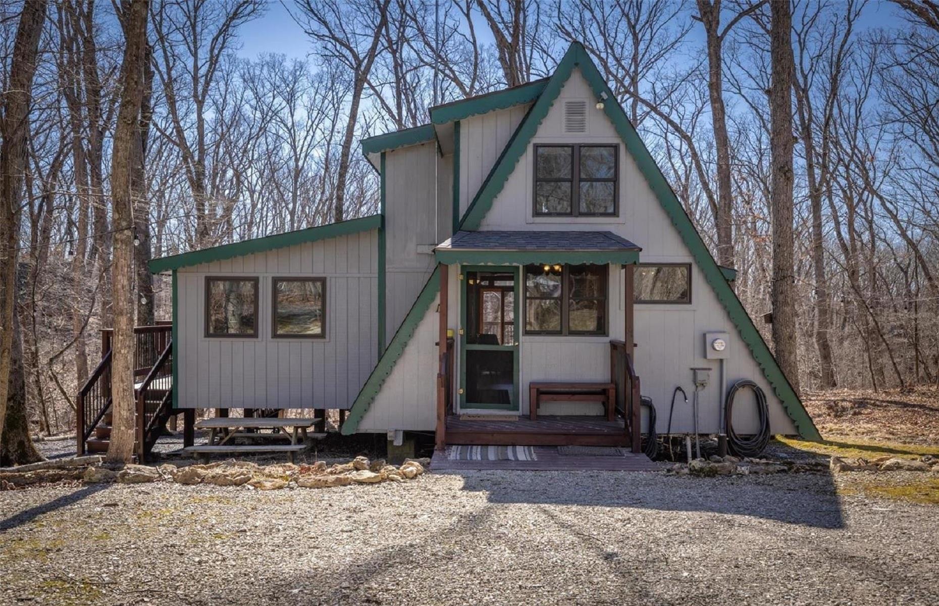 Unique A-frame, Missouri, USA: £265,800 ($350k) 